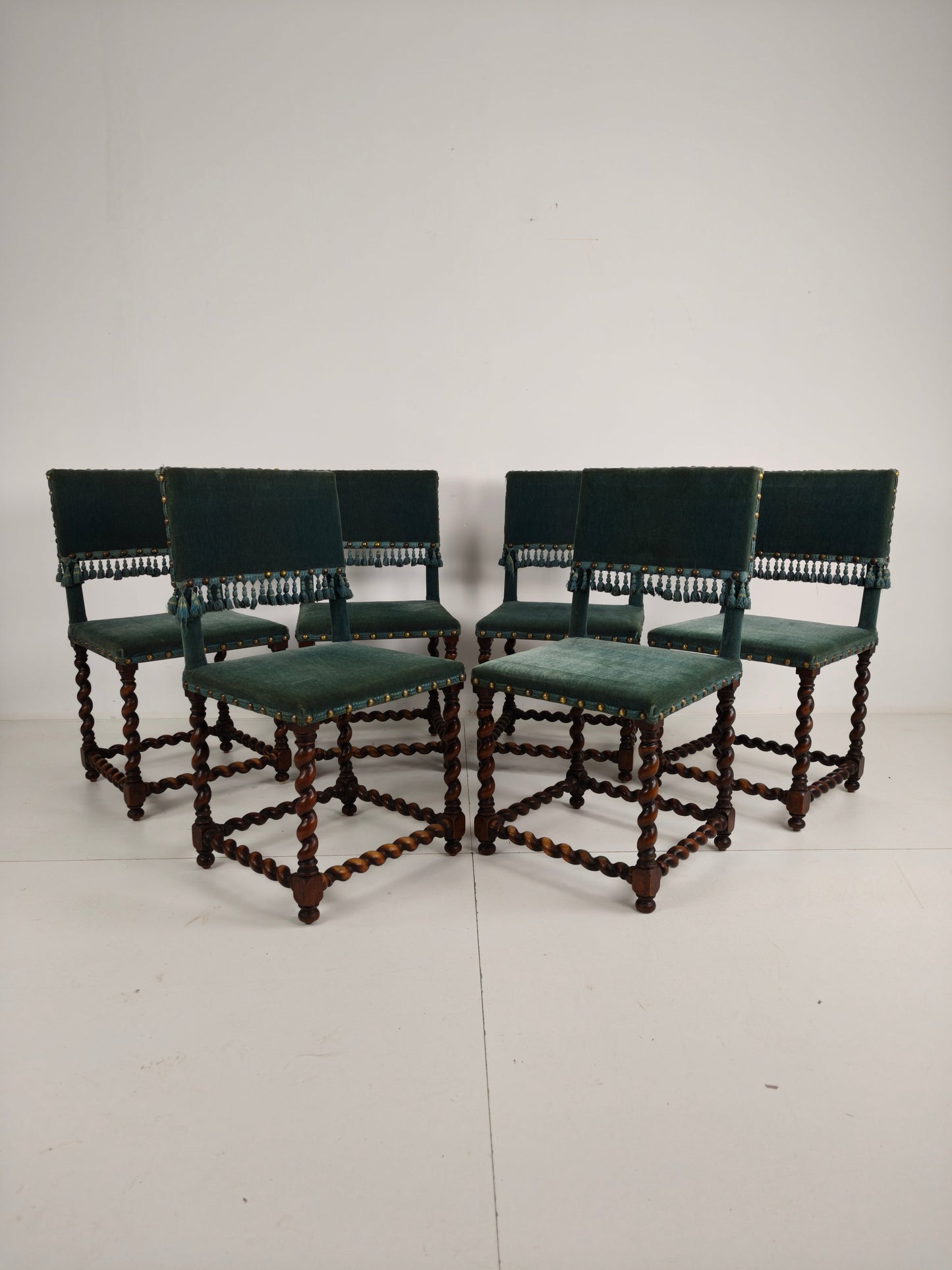 18th-Century Chairs – Twisted Legs – Blue Upholstery 18th-Century Chairs – Twisted Legs – Blue Upholstery