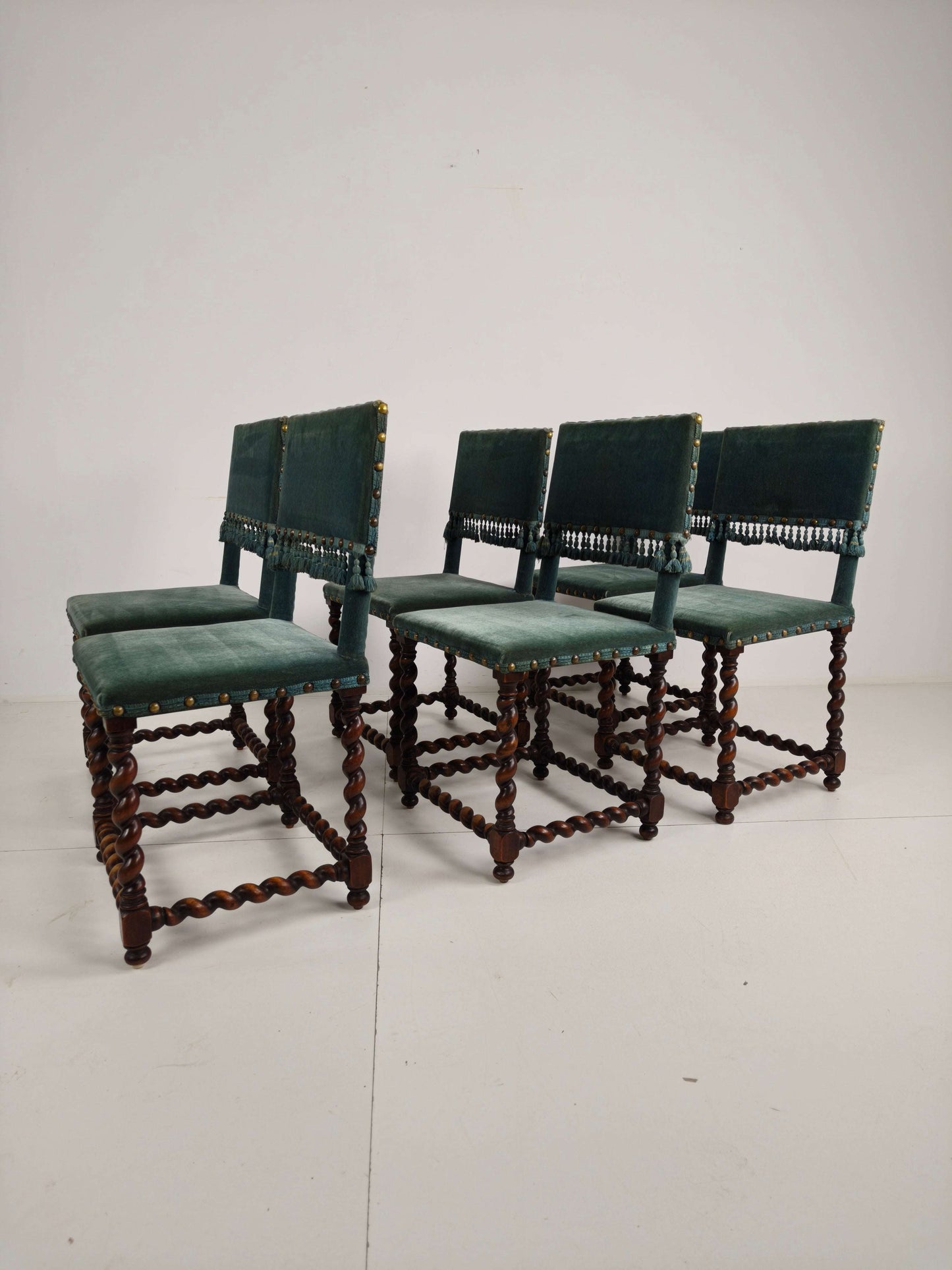 18th-Century Chairs – Twisted Legs – Blue Upholstery 18th-Century Chairs – Twisted Legs – Blue Upholstery