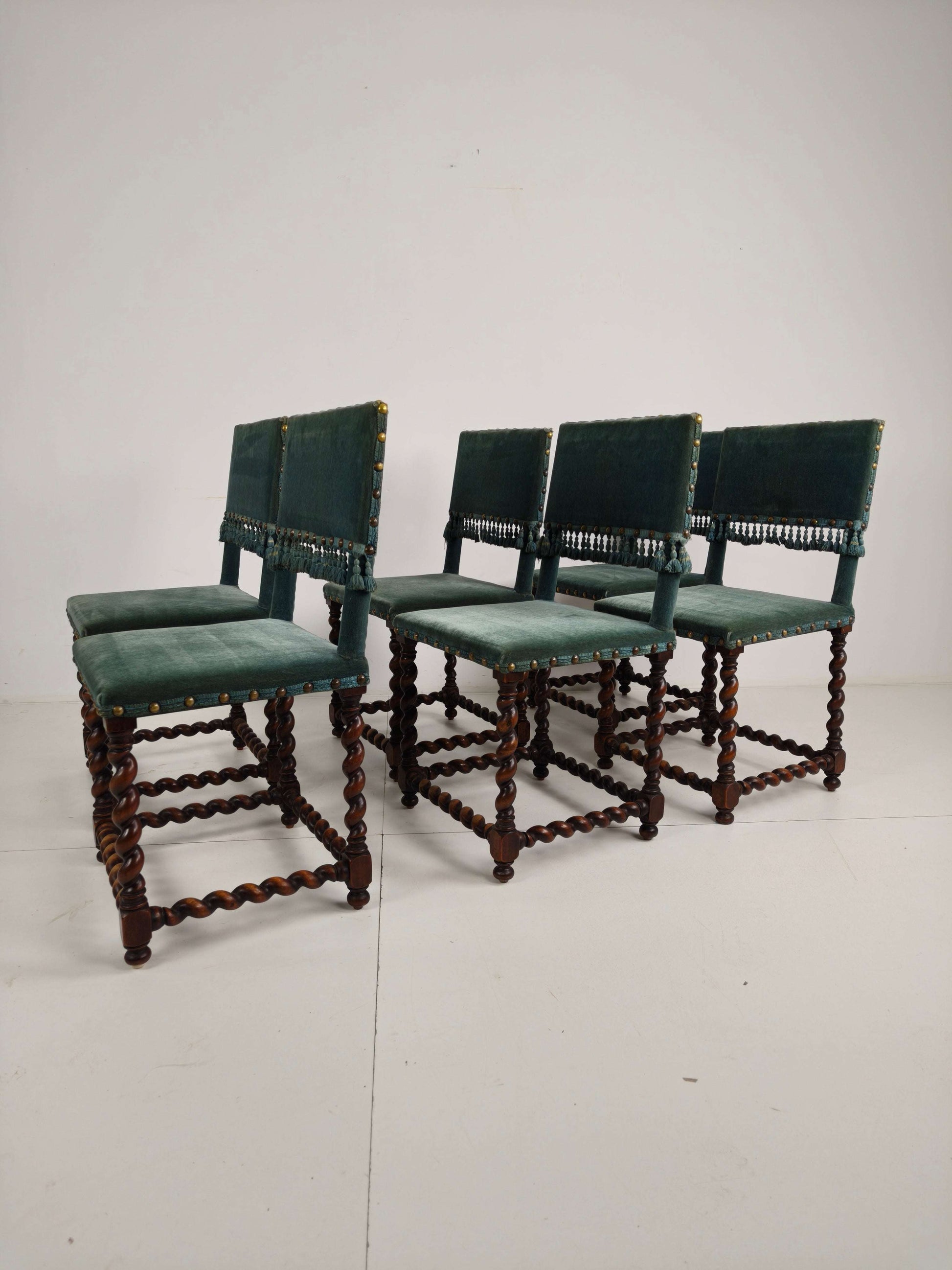 18th-Century Chairs – Twisted Legs – Blue Upholstery 18th-Century Chairs – Twisted Legs – Blue Upholstery