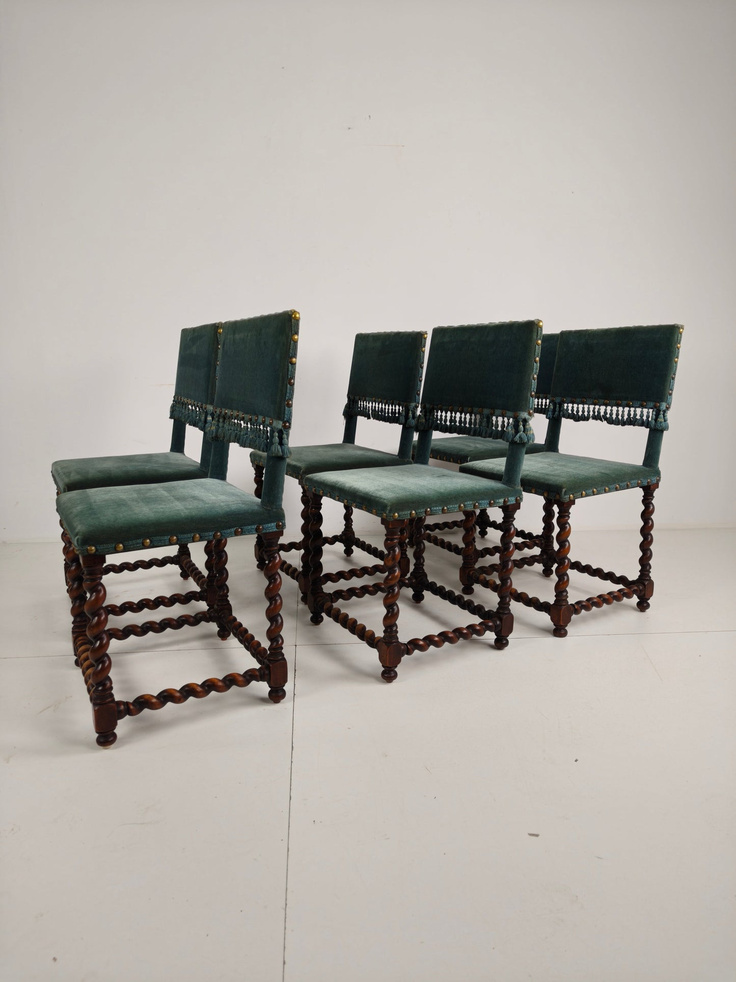 18th-Century Chairs – Twisted Legs – Blue Upholstery 18th-Century Chairs – Twisted Legs – Blue Upholstery