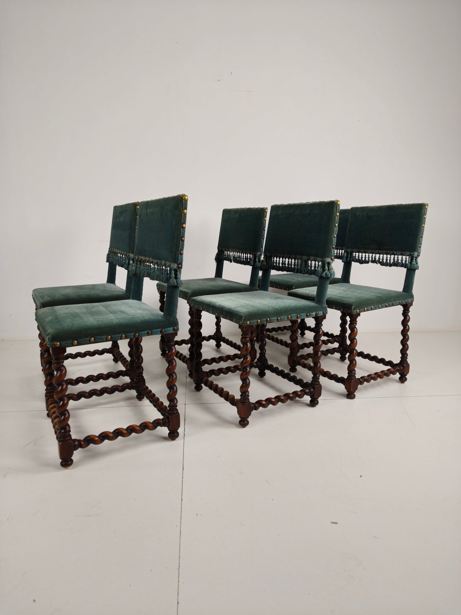 18th-Century Chairs – Twisted Legs – Blue Upholstery 18th-Century Chairs – Twisted Legs – Blue Upholstery
