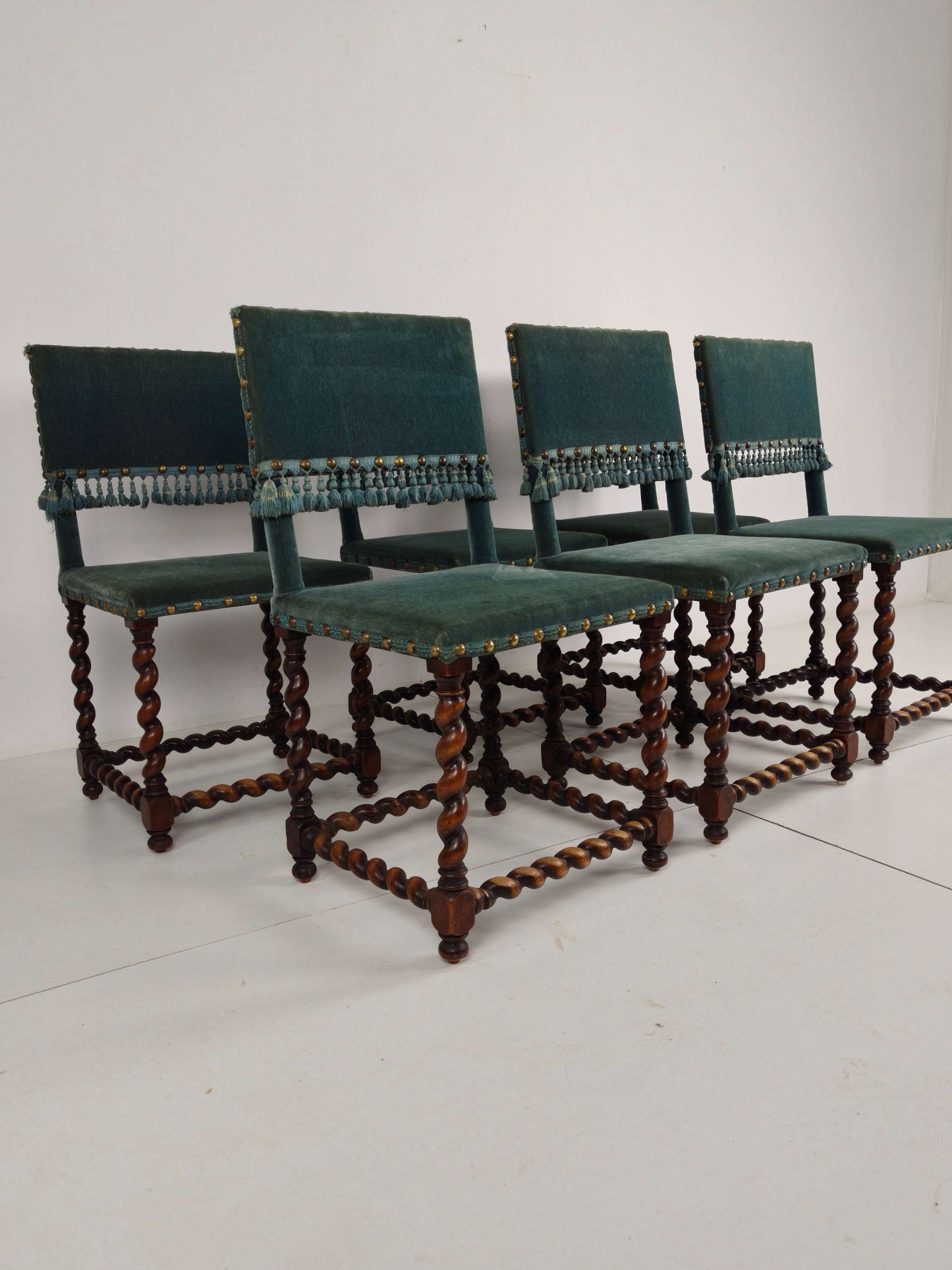 18th-Century Chairs – Twisted Legs – Blue Upholstery 18th-Century Chairs – Twisted Legs – Blue Upholstery