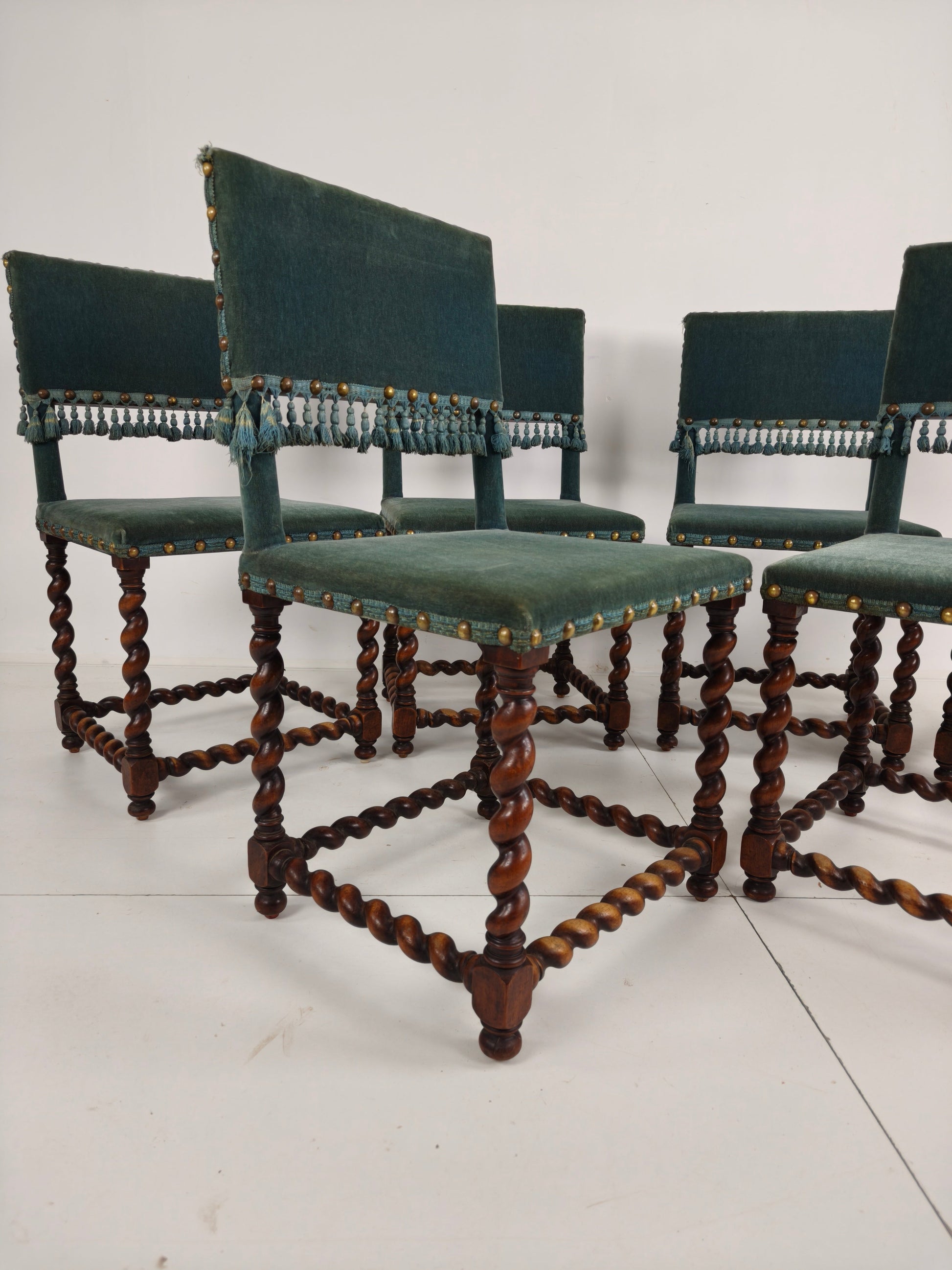 18th-Century Chairs – Twisted Legs – Blue Upholstery 18th-Century Chairs – Twisted Legs – Blue Upholstery