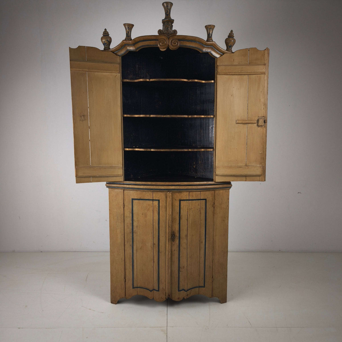 18th Century Dutch Witwerk Cabinet with Original Key & Faux Delft Decoration 18th Century Dutch Witwerk Cabinet with Original Key & Faux Delft Decoration