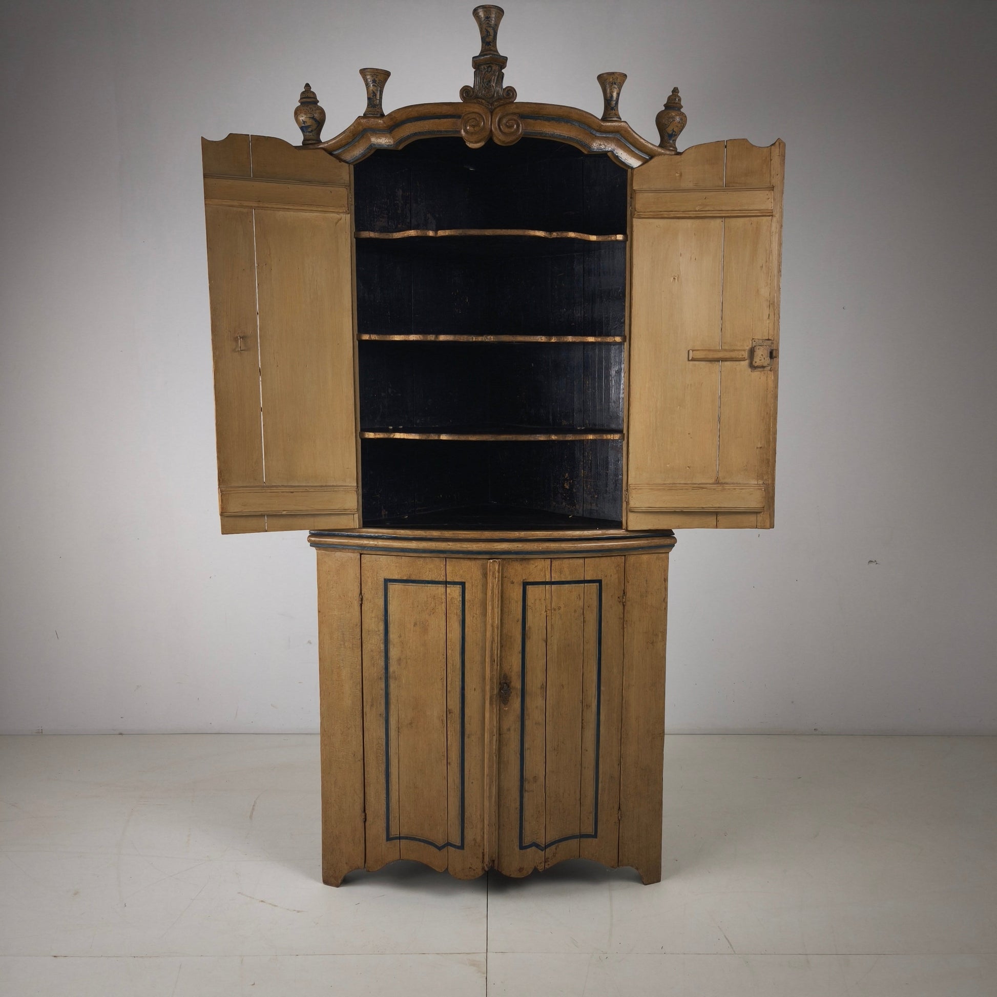 18th Century Dutch Witwerk Cabinet with Original Key & Faux Delft Decoration 18th Century Dutch Witwerk Cabinet with Original Key & Faux Delft Decoration