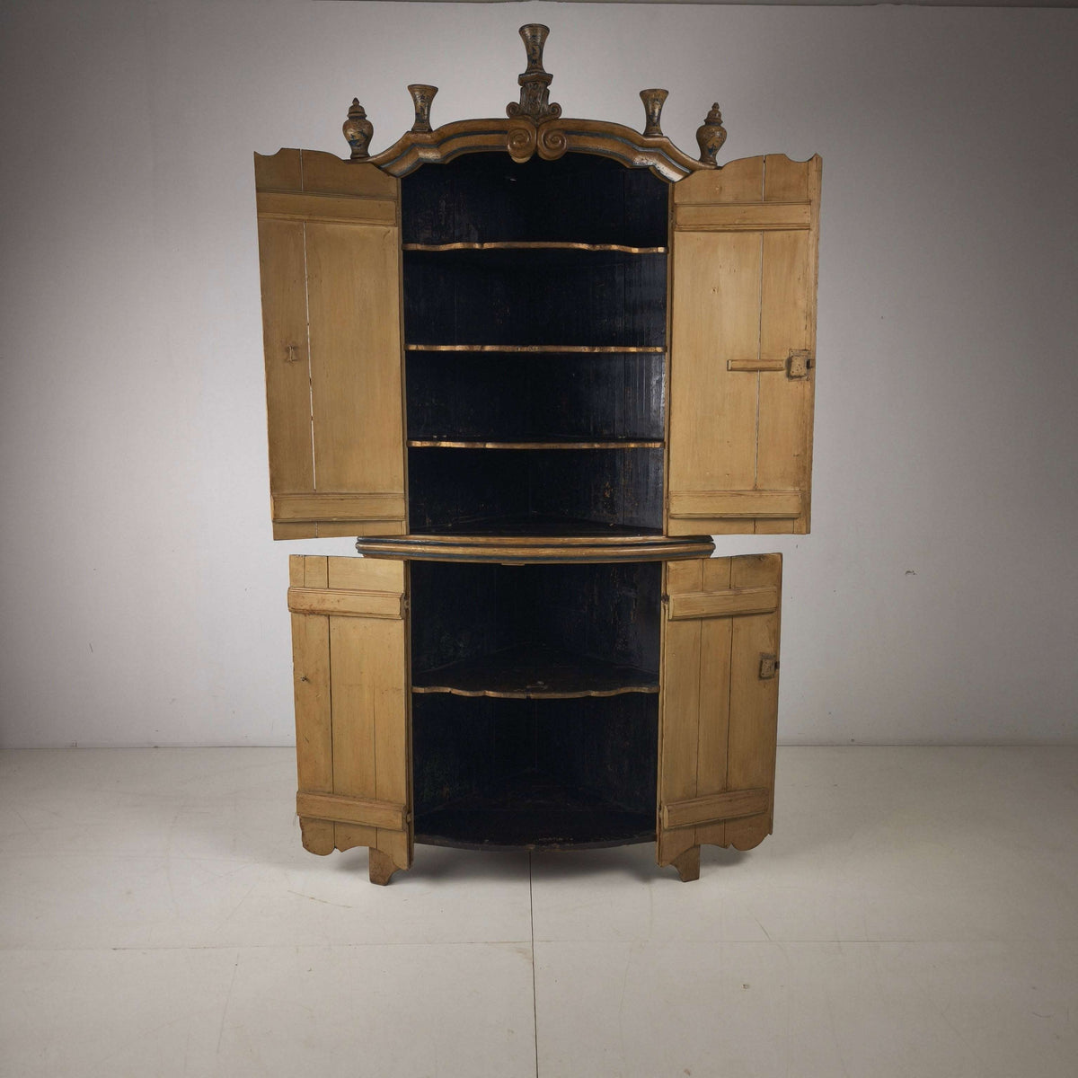 18th Century Dutch Witwerk Cabinet with Original Key & Faux Delft Decoration 18th Century Dutch Witwerk Cabinet with Original Key & Faux Delft Decoration