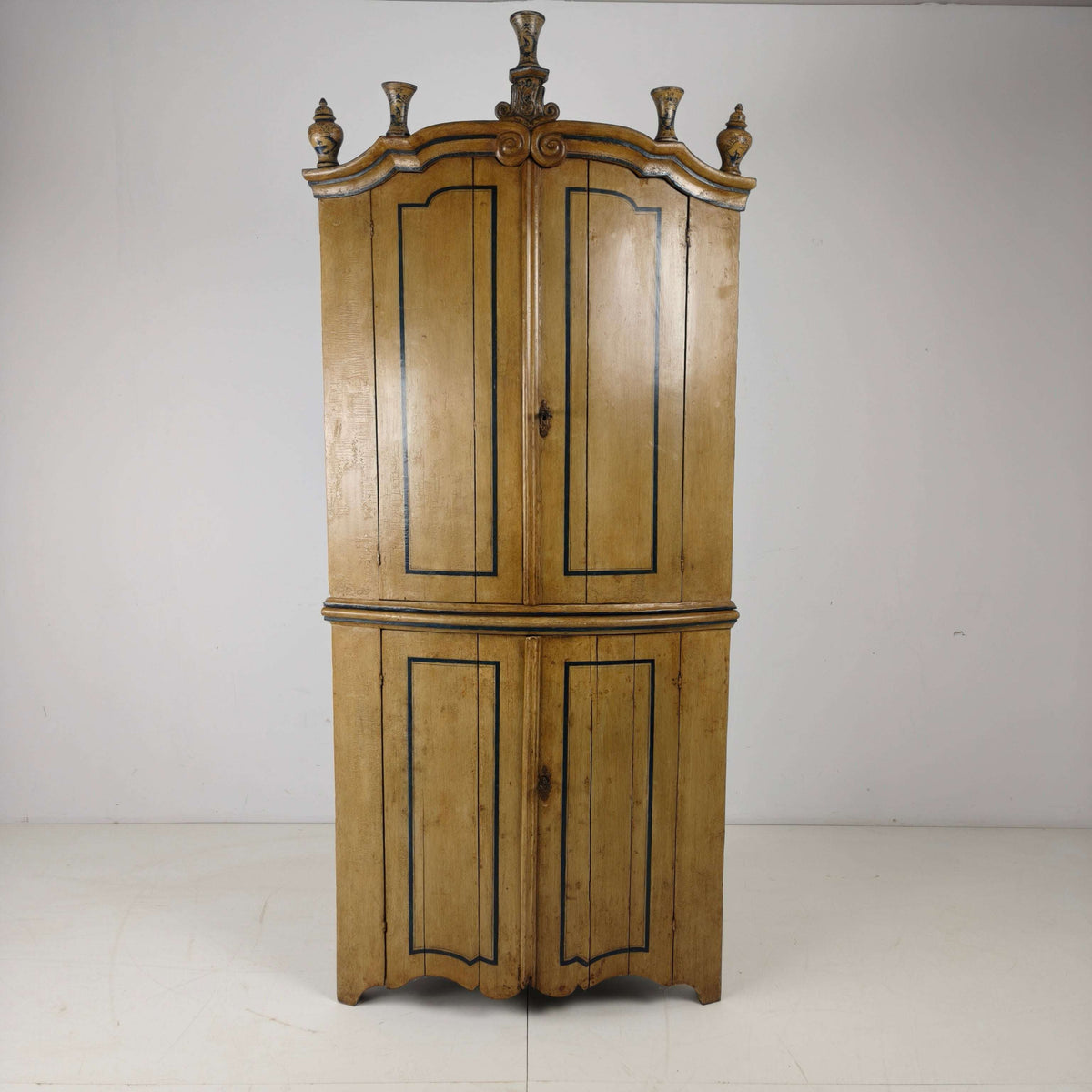 18th Century Dutch Witwerk Cabinet with Original Key & Faux Delft Decoration 18th Century Dutch Witwerk Cabinet with Original Key & Faux Delft Decoration