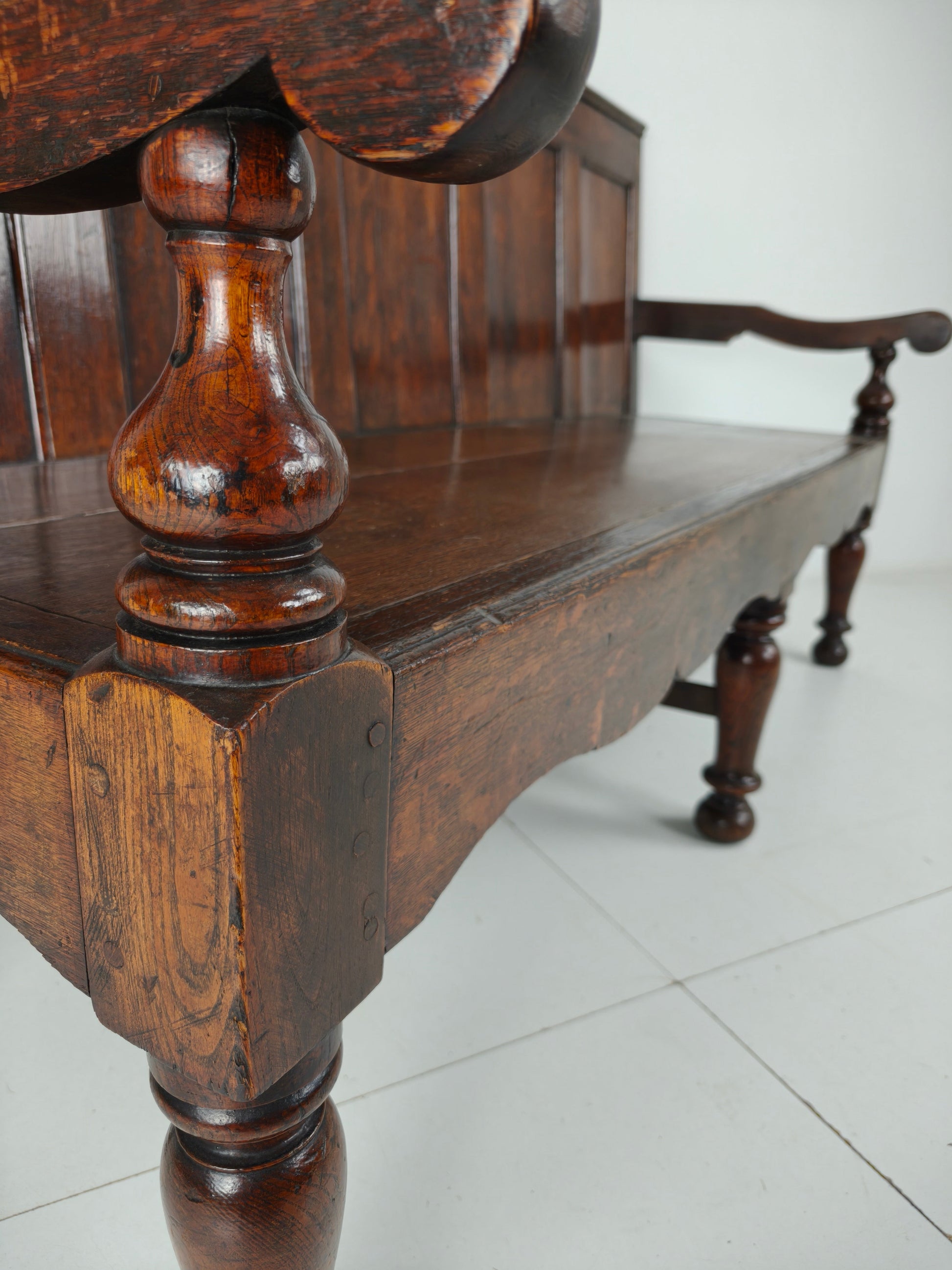 18th Century Georgian Oak Settle Bench – Dated Circa 1790 18th Century Georgian Oak Settle Bench – Dated Circa 1790