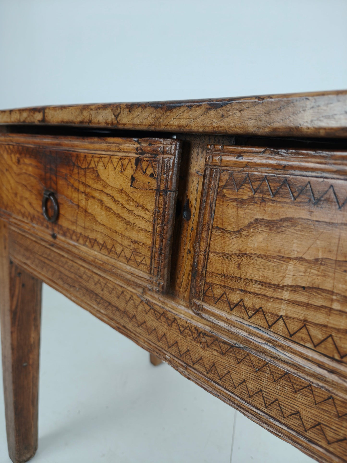18th Century Spanish Chestnut Wood Table / Side Table 18th Century Spanish Chestnut Wood Table / Side Table