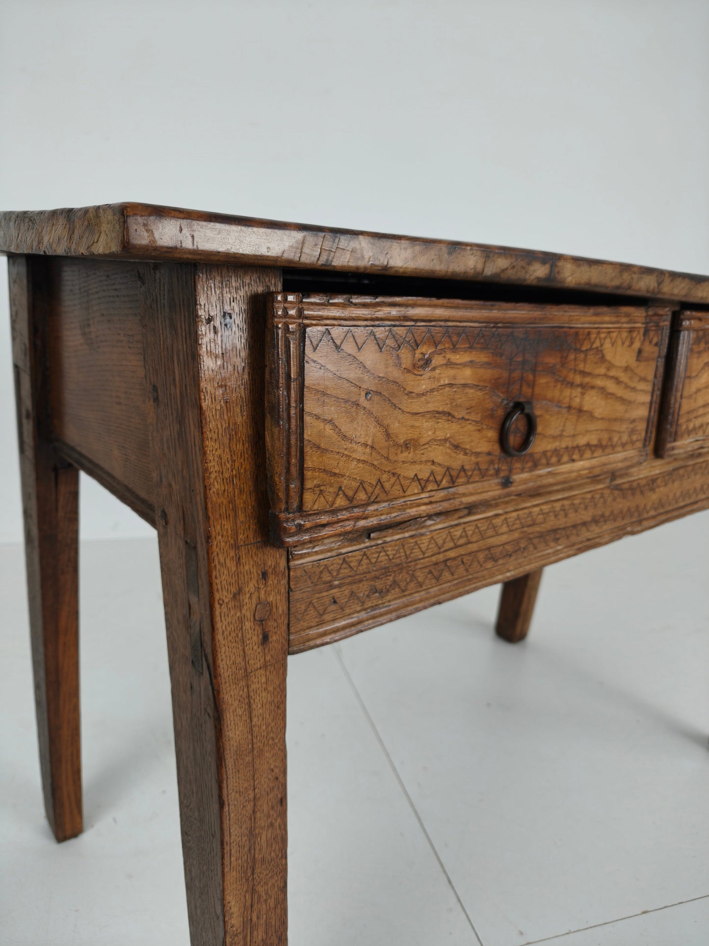 18th Century Spanish Chestnut Wood Table / Side Table 18th Century Spanish Chestnut Wood Table / Side Table