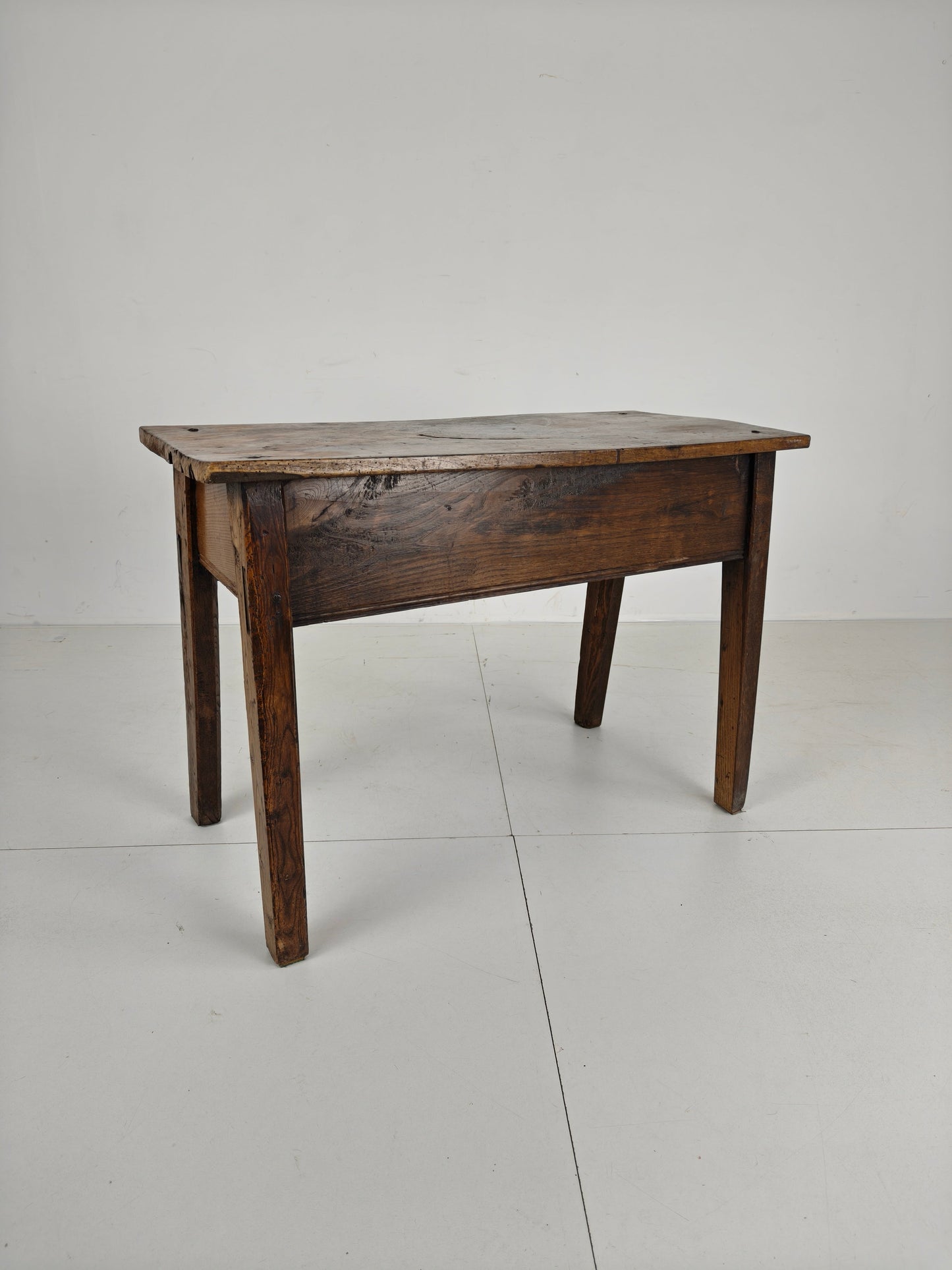 18th Century Spanish Chestnut Wood Table / Side Table 18th Century Spanish Chestnut Wood Table / Side Table