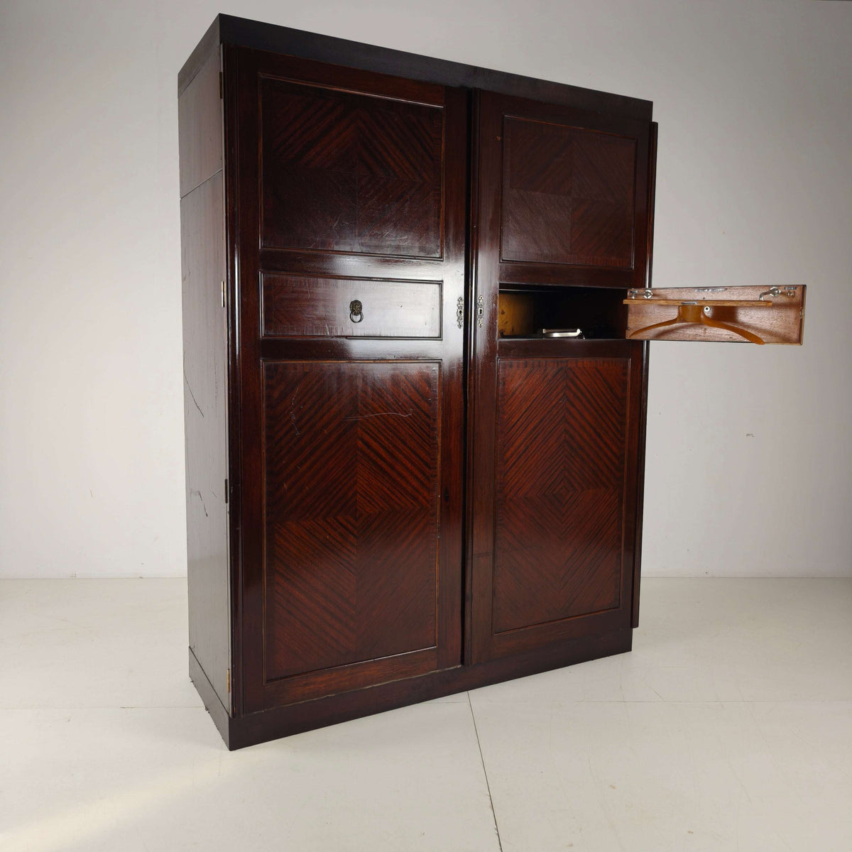 1920s Compactom Ltd Gentleman’s Wardrobe – Fully Fitted Interior 1920s Compactom Ltd Gentleman’s Wardrobe – Fully Fitted Interior