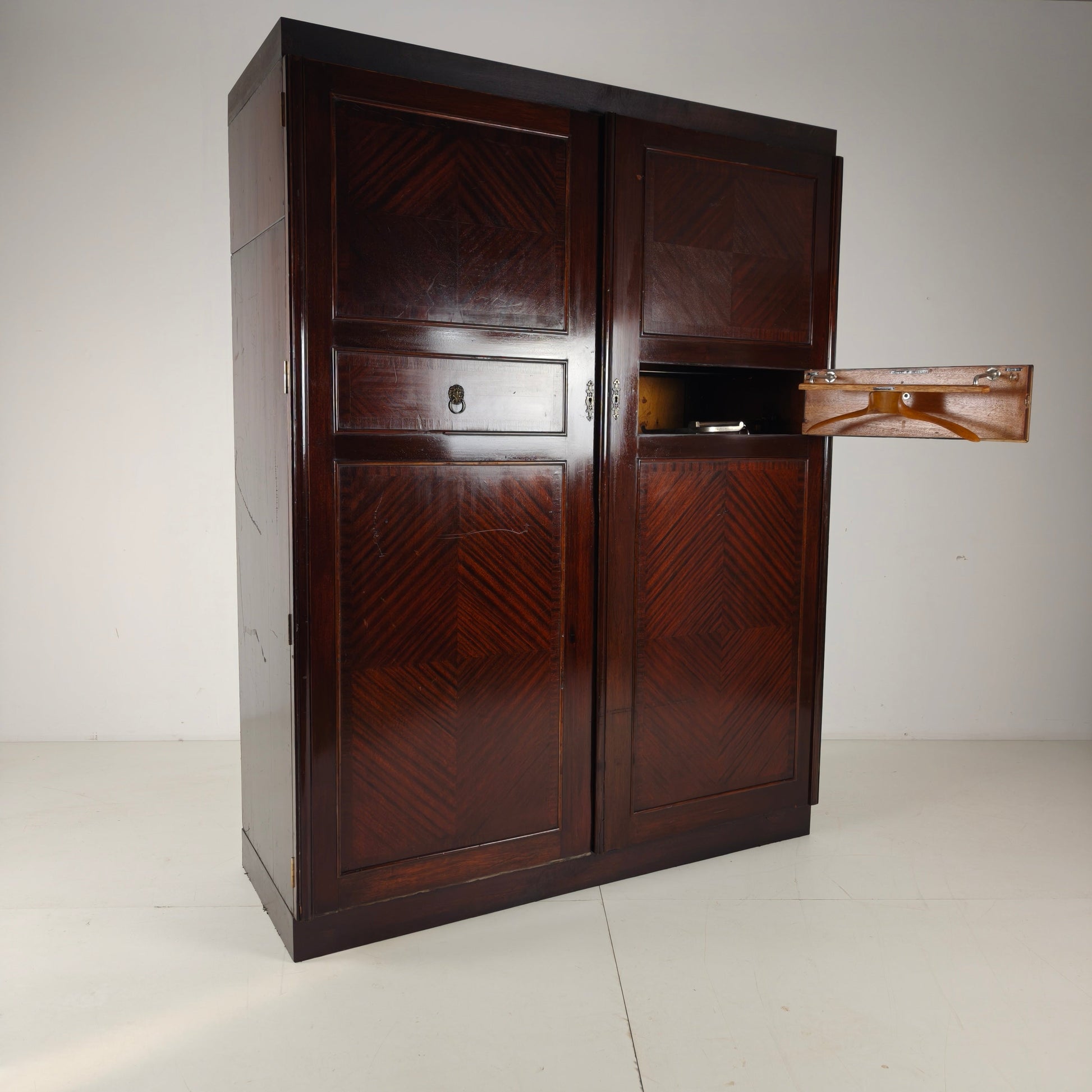 1920s Compactom Ltd Gentleman’s Wardrobe – Fully Fitted Interior 1920s Compactom Ltd Gentleman’s Wardrobe – Fully Fitted Interior
