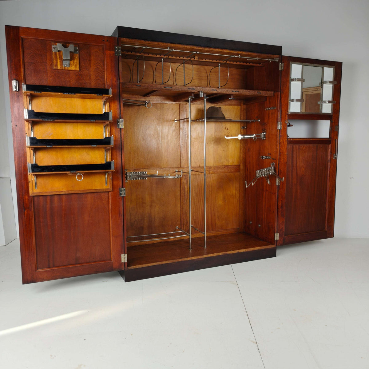 1920s Compactom Ltd Gentleman’s Wardrobe – Fully Fitted Interior 1920s Compactom Ltd Gentleman’s Wardrobe – Fully Fitted Interior