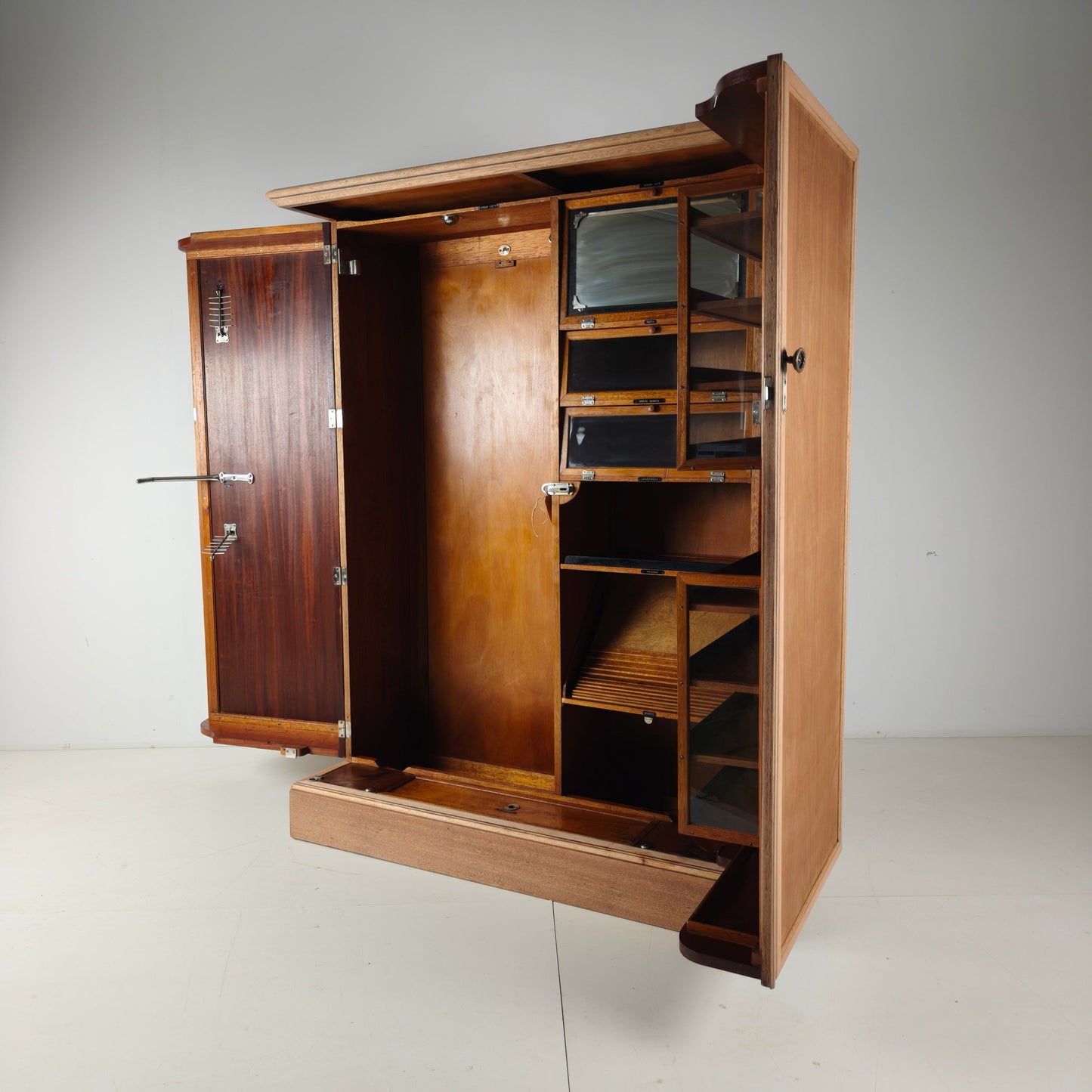 1920s Compactom Ltd Gentleman’s Wardrobe in Light Oak 1920s Compactom Ltd Gentleman’s Wardrobe in Light Oak