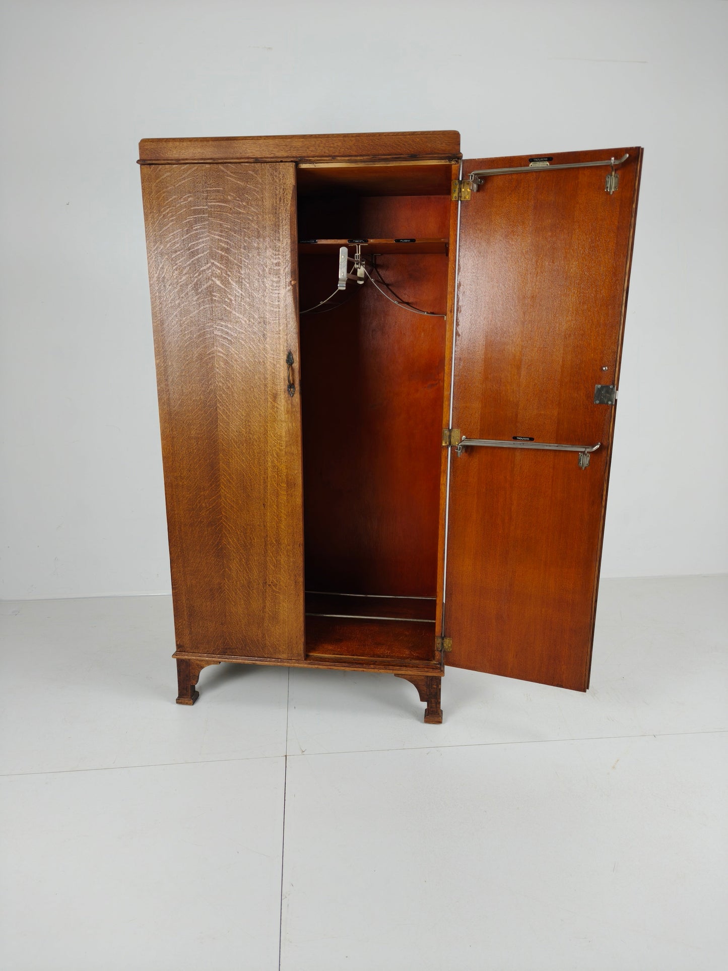 1920s Light Oak Compactom Ltd Gentleman’s Wardrobe 1920s Light Oak Compactom Ltd Gentleman’s Wardrobe