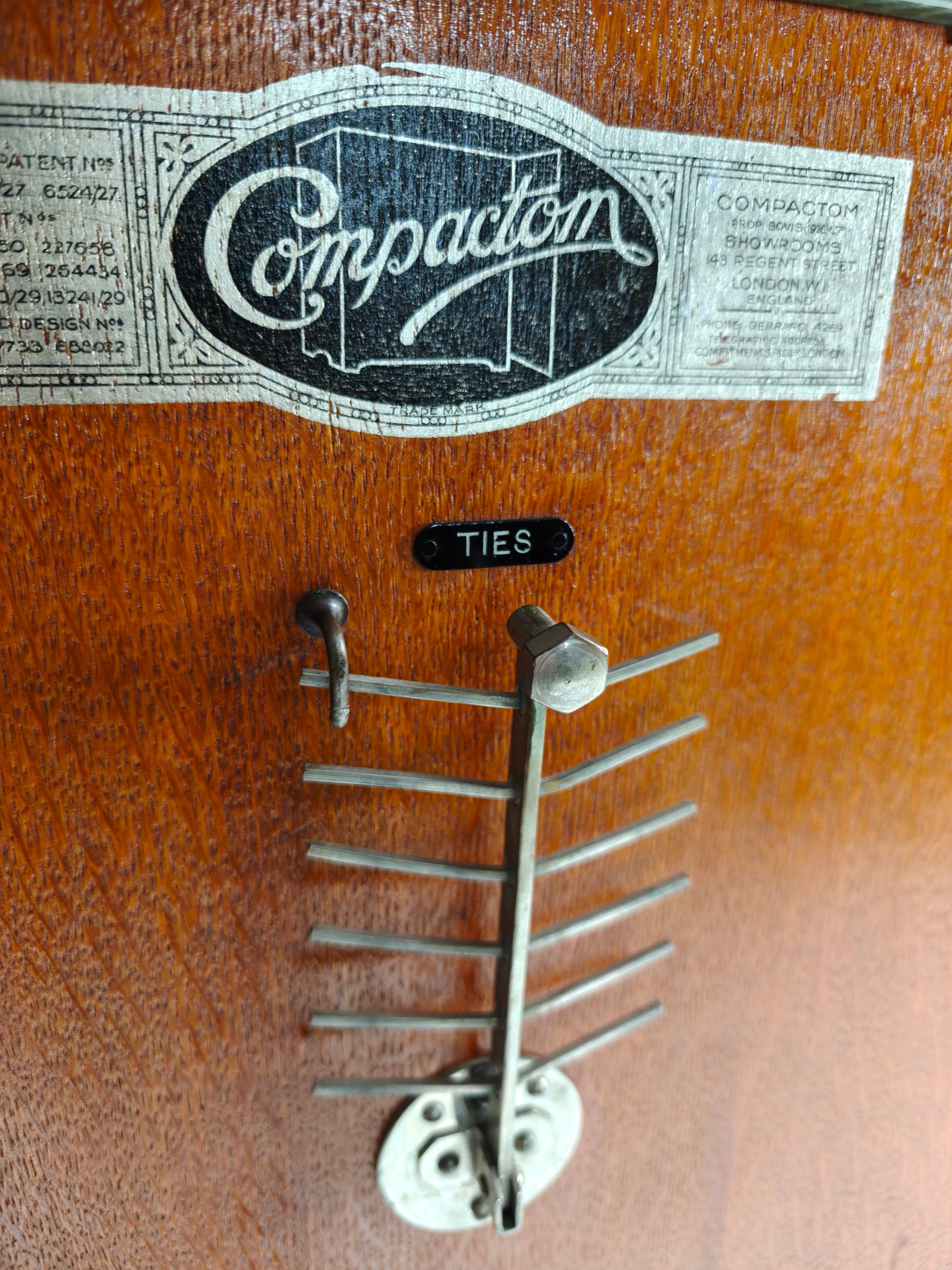 1920s Light Oak Compactom Ltd Gentleman’s Wardrobe 1920s Light Oak Compactom Ltd Gentleman’s Wardrobe