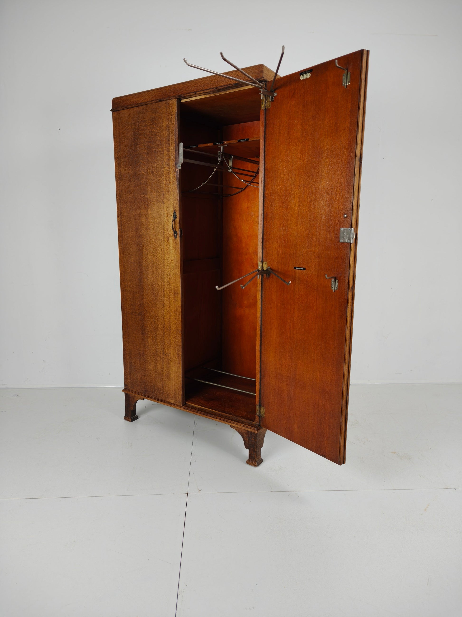 1920s Light Oak Compactom Ltd Gentleman’s Wardrobe 1920s Light Oak Compactom Ltd Gentleman’s Wardrobe