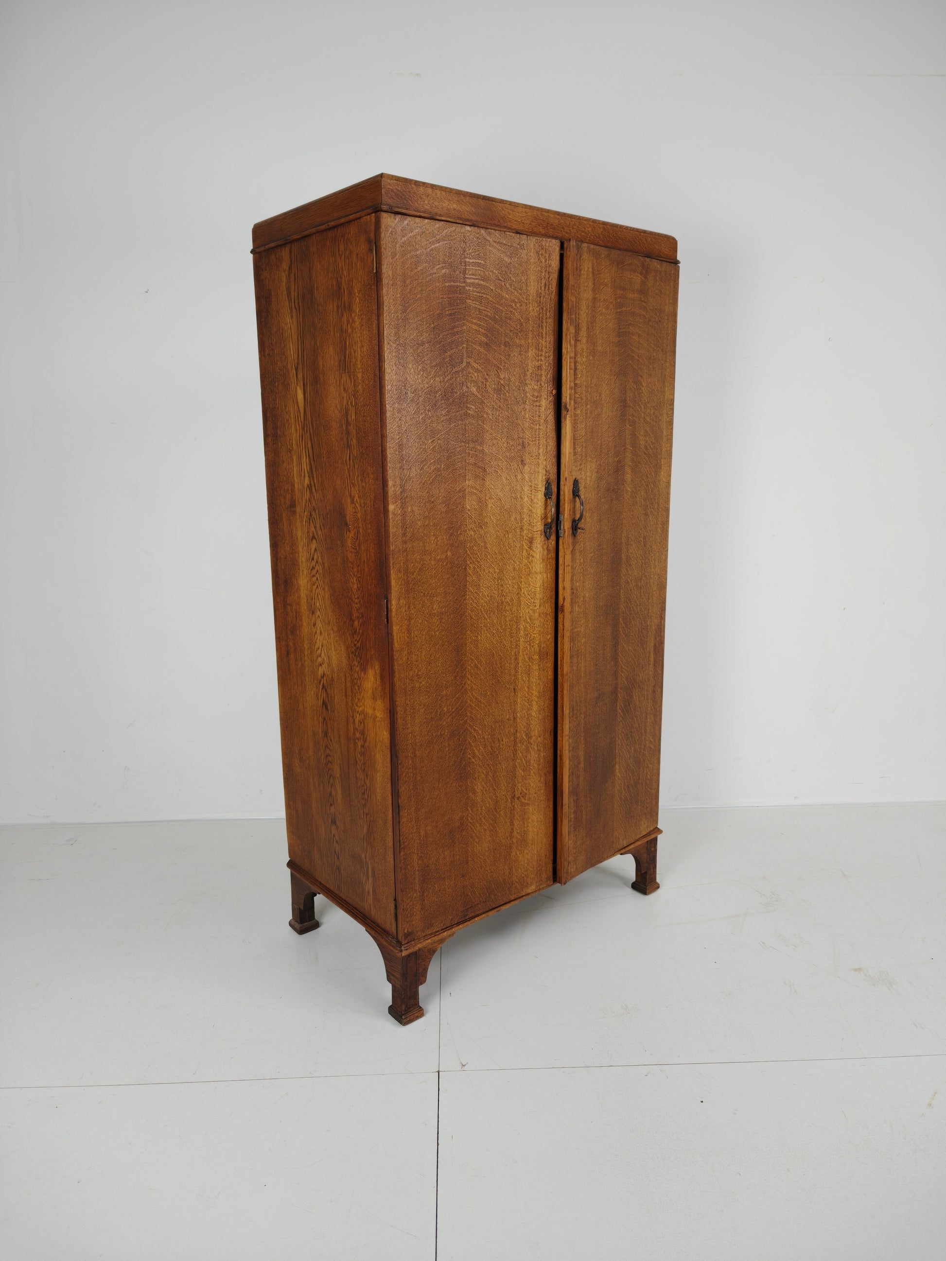 1920s Light Oak Compactom Ltd Gentleman’s Wardrobe 1920s Light Oak Compactom Ltd Gentleman’s Wardrobe