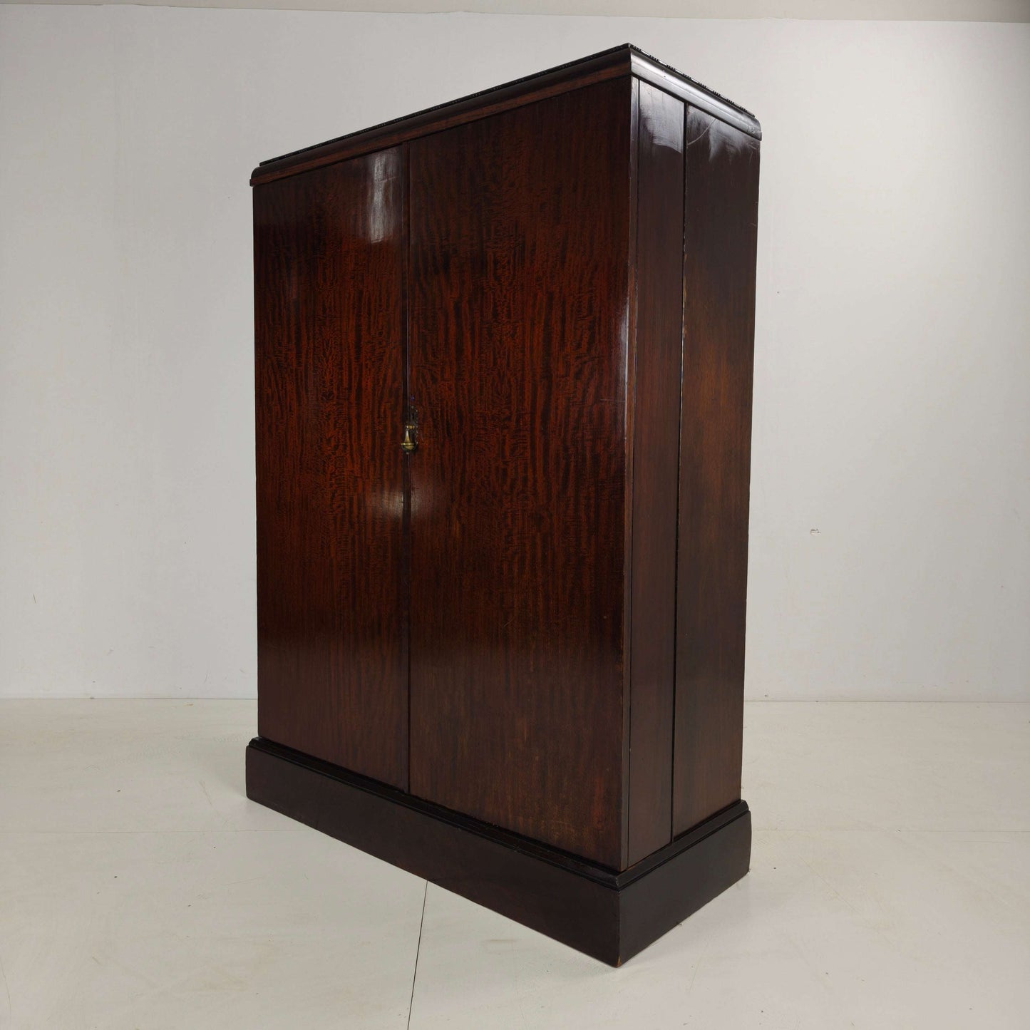 C1920s Mahogany and Oak Compactom Ltd Gentleman’s Wardrobe C1920s Mahogany and Oak Compactom Ltd Gentleman’s Wardrobe