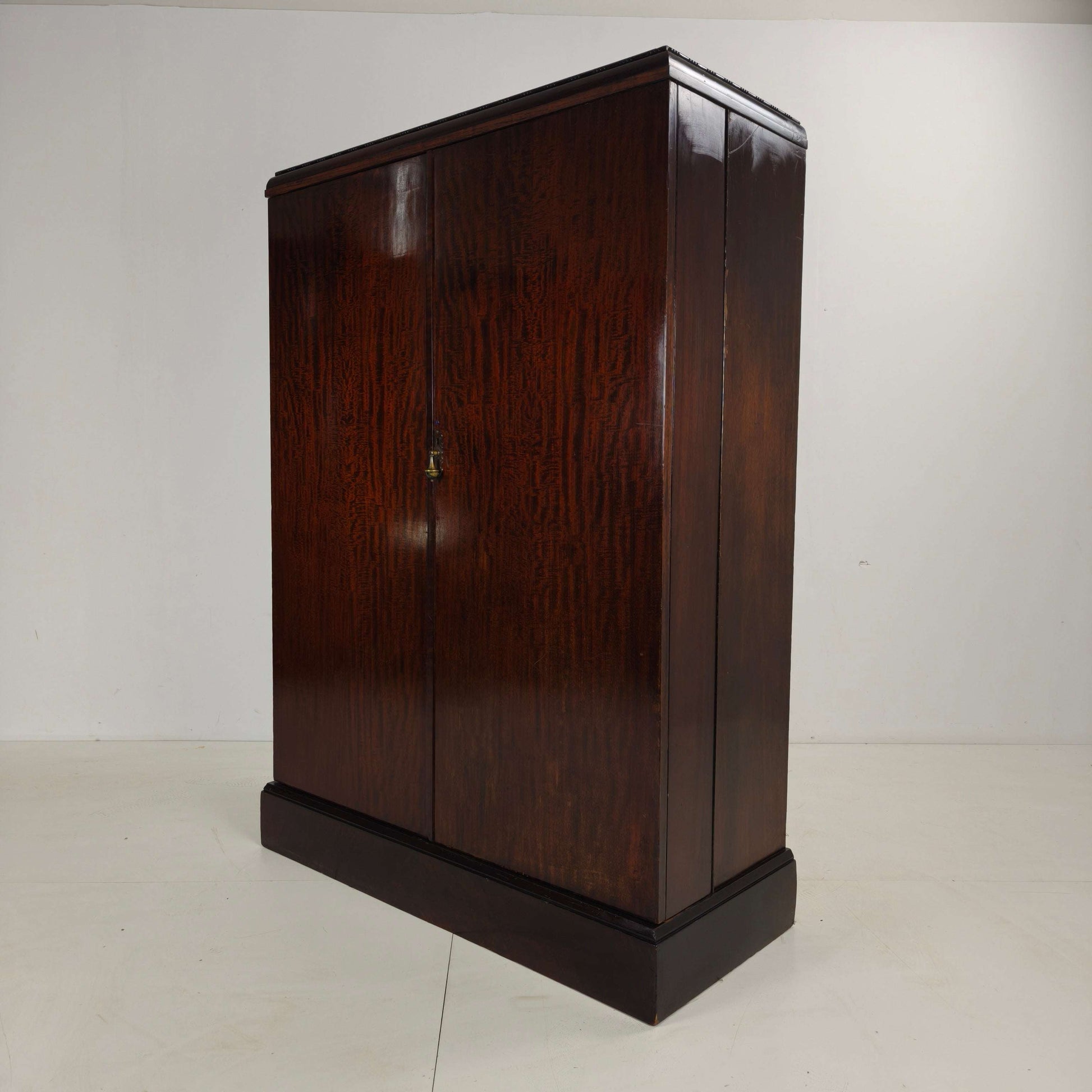 C1920s Mahogany and Oak Compactom Ltd Gentleman’s Wardrobe C1920s Mahogany and Oak Compactom Ltd Gentleman’s Wardrobe