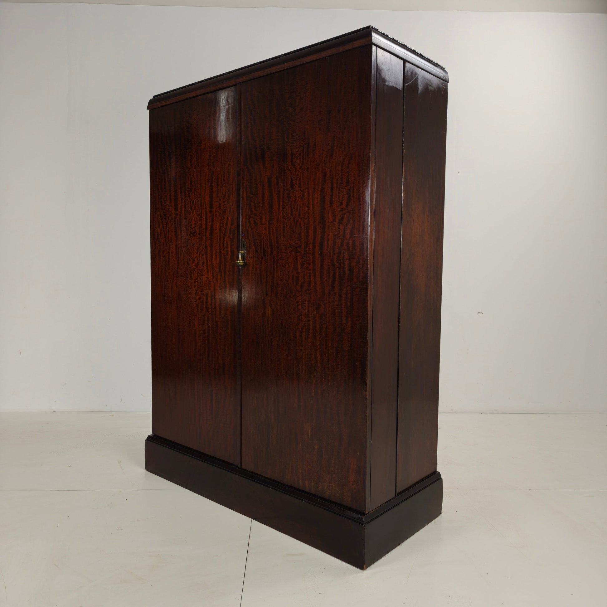 1920s Mahogany and Oak Compactom Ltd Gentleman’s Wardrobe 1920s Mahogany and Oak Compactom Ltd Gentleman’s Wardrobe