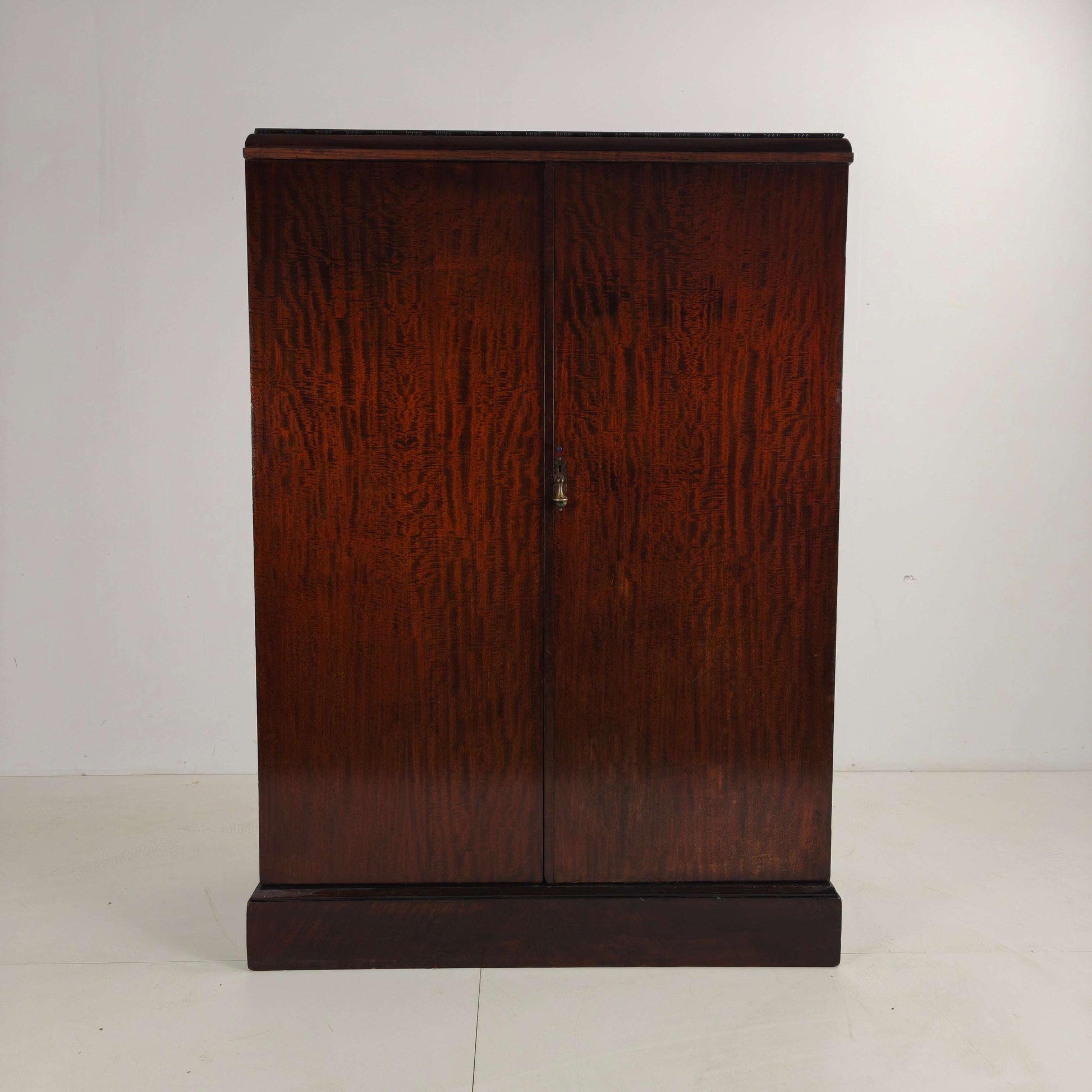 C1920s Mahogany and Oak Compactom Ltd Gentleman’s Wardrobe C1920s Mahogany and Oak Compactom Ltd Gentleman’s Wardrobe