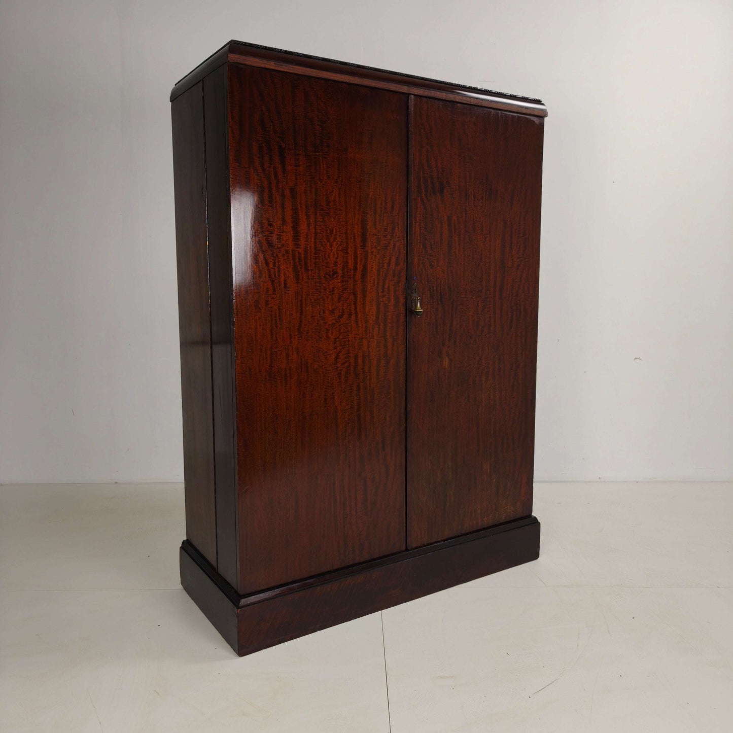 C1920s Mahogany and Oak Compactom Ltd Gentleman’s Wardrobe C1920s Mahogany and Oak Compactom Ltd Gentleman’s Wardrobe