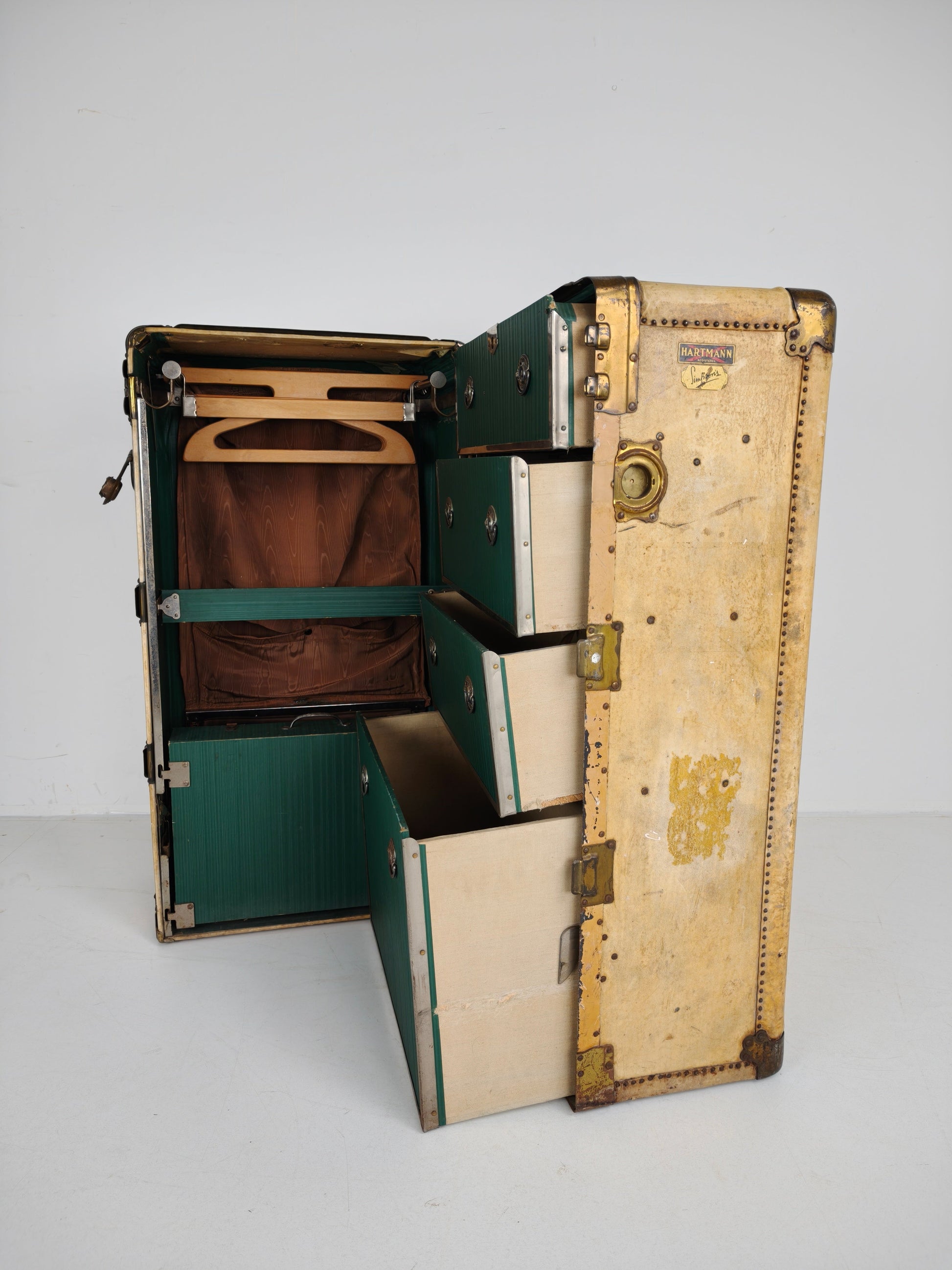 1930s Wardrobe Steamer Trunk by Hartmann – Goat Skin Chest 1930s Wardrobe Steamer Trunk by Hartmann – Goat Skin Chest