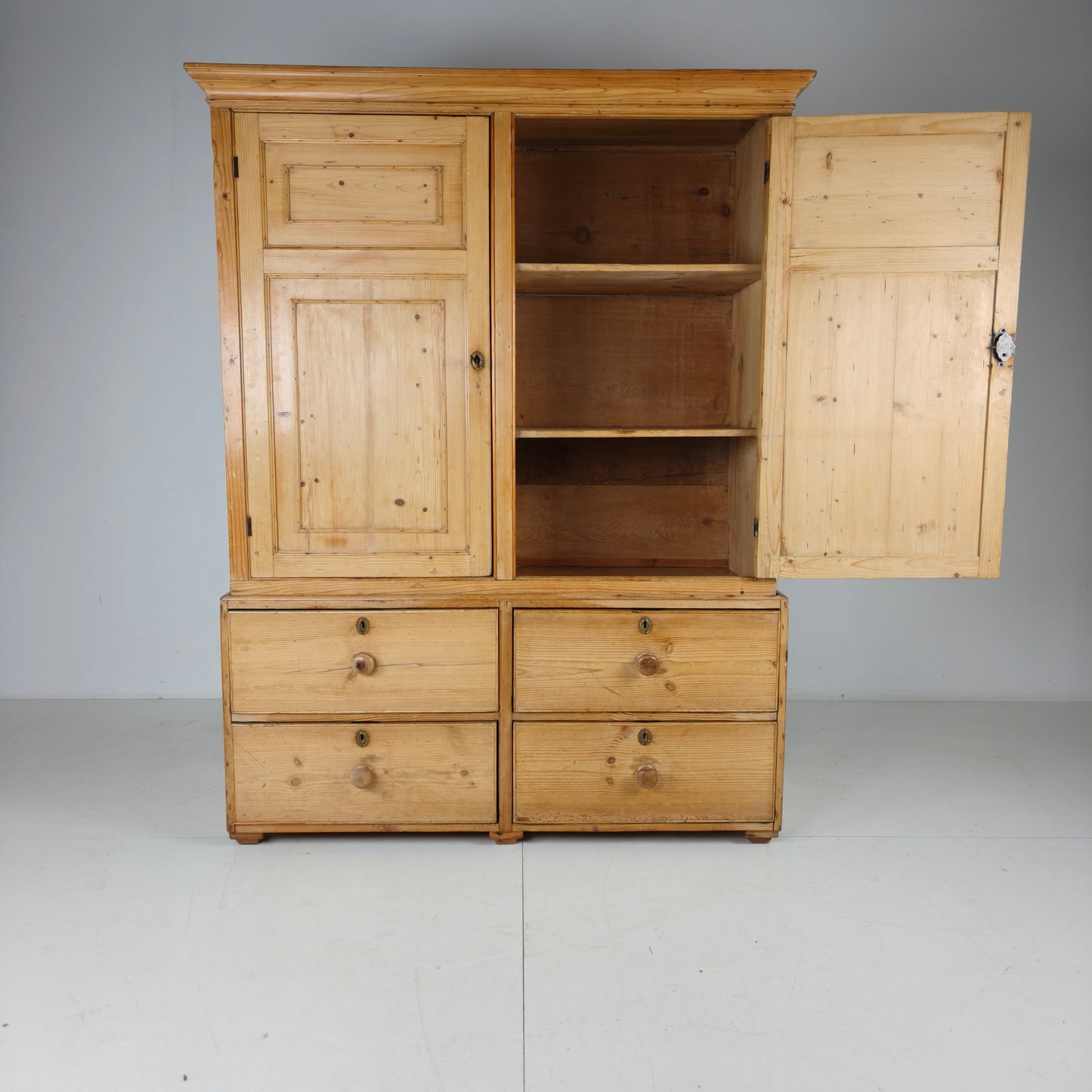 19th Century English Pine Housekeeper’s Cupboard 19th Century English Pine Housekeeper’s Cupboard