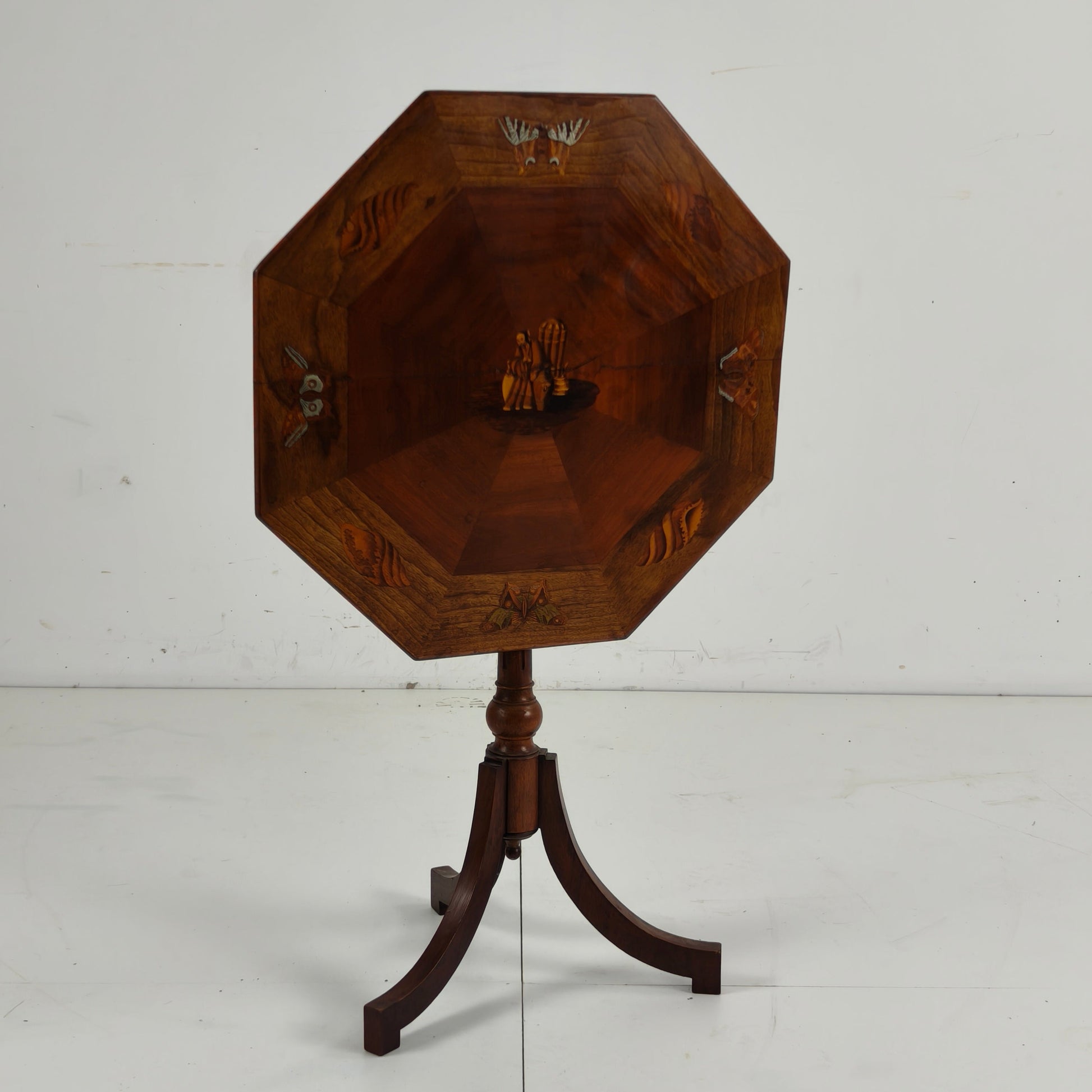 19th Century English Tilt-Top Table in the Chinoiserie Style 19th Century English Tilt-Top Table in the Chinoiserie Style