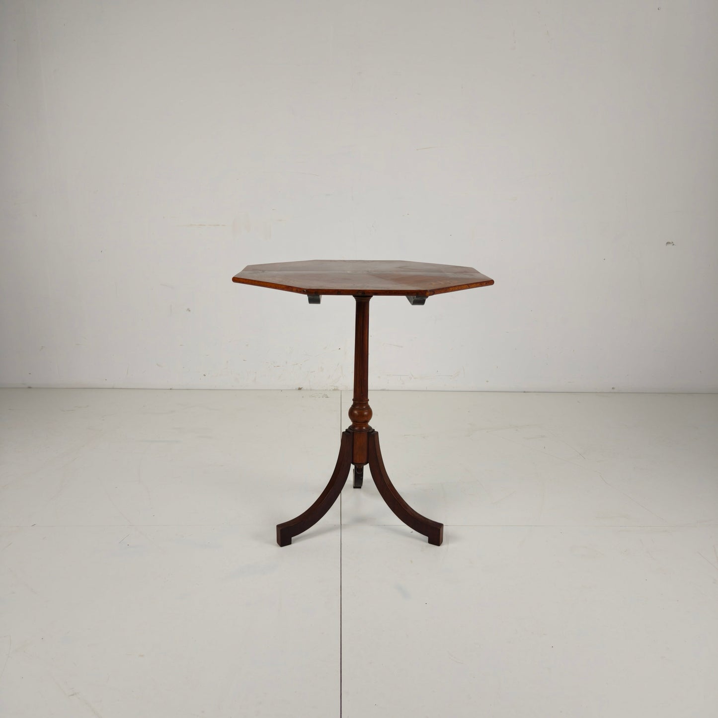19th Century English Tilt-Top Table in the Chinoiserie Style 19th Century English Tilt-Top Table in the Chinoiserie Style