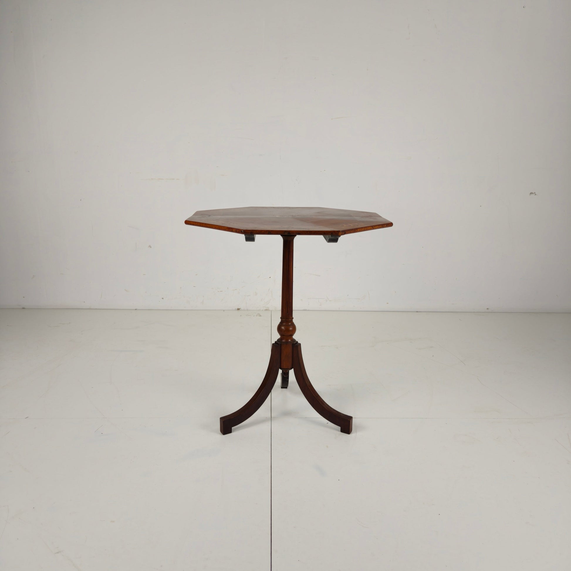 19th Century English Tilt-Top Table in the Chinoiserie Style 19th Century English Tilt-Top Table in the Chinoiserie Style