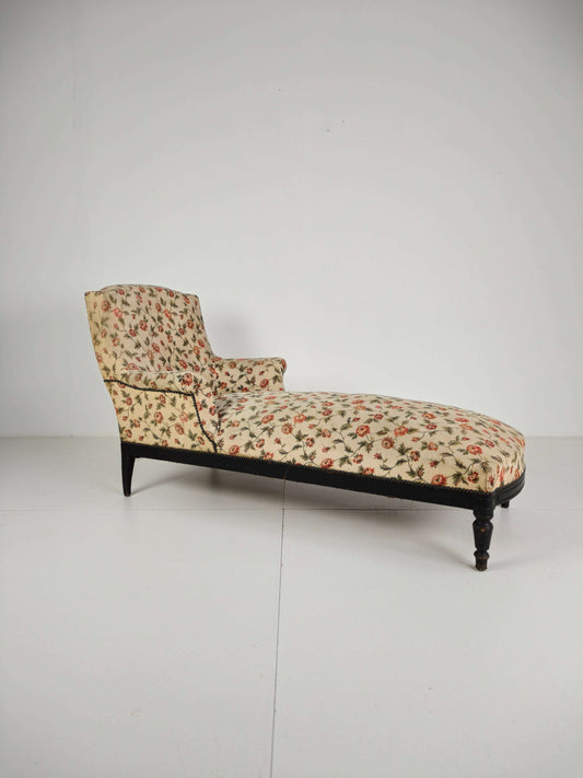 19th-Century French Chaise Longue / Daybed – Original Floral Upholstery 19th-Century French Chaise Longue / Daybed – Original Floral Upholstery