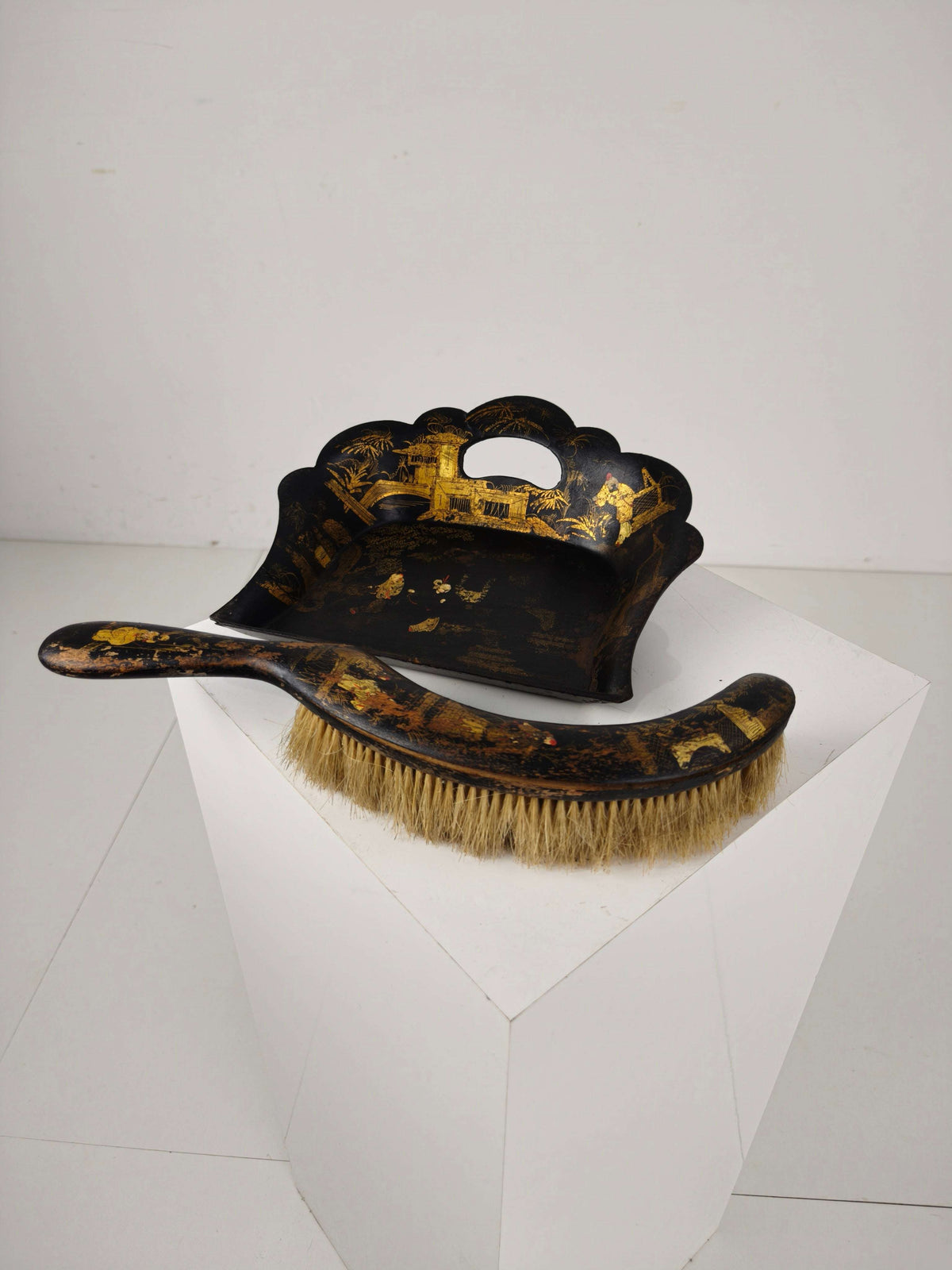 19th-Century French Chinoiserie Papier-Mâché Silent Butler 19th-Century French Chinoiserie Papier-Mâché Silent Butler