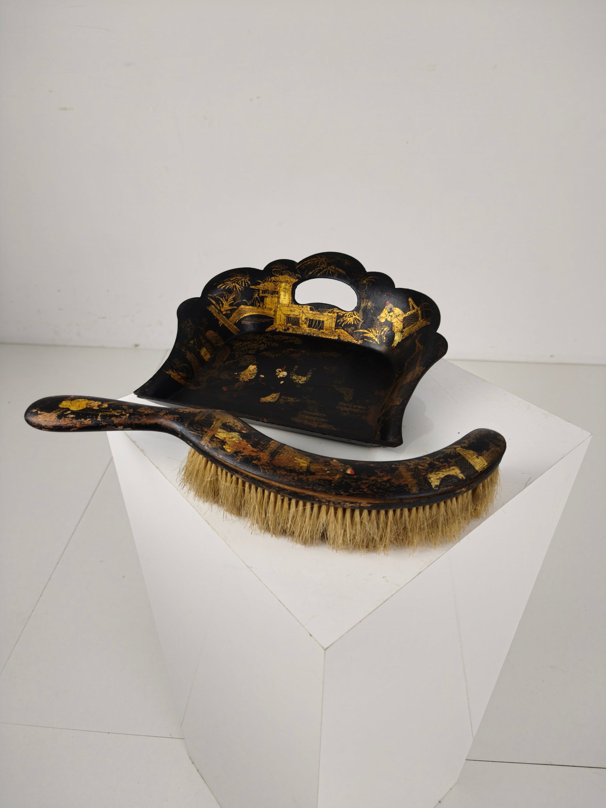 19th-Century French Chinoiserie Papier-Mâché Silent Butler 19th-Century French Chinoiserie Papier-Mâché Silent Butler