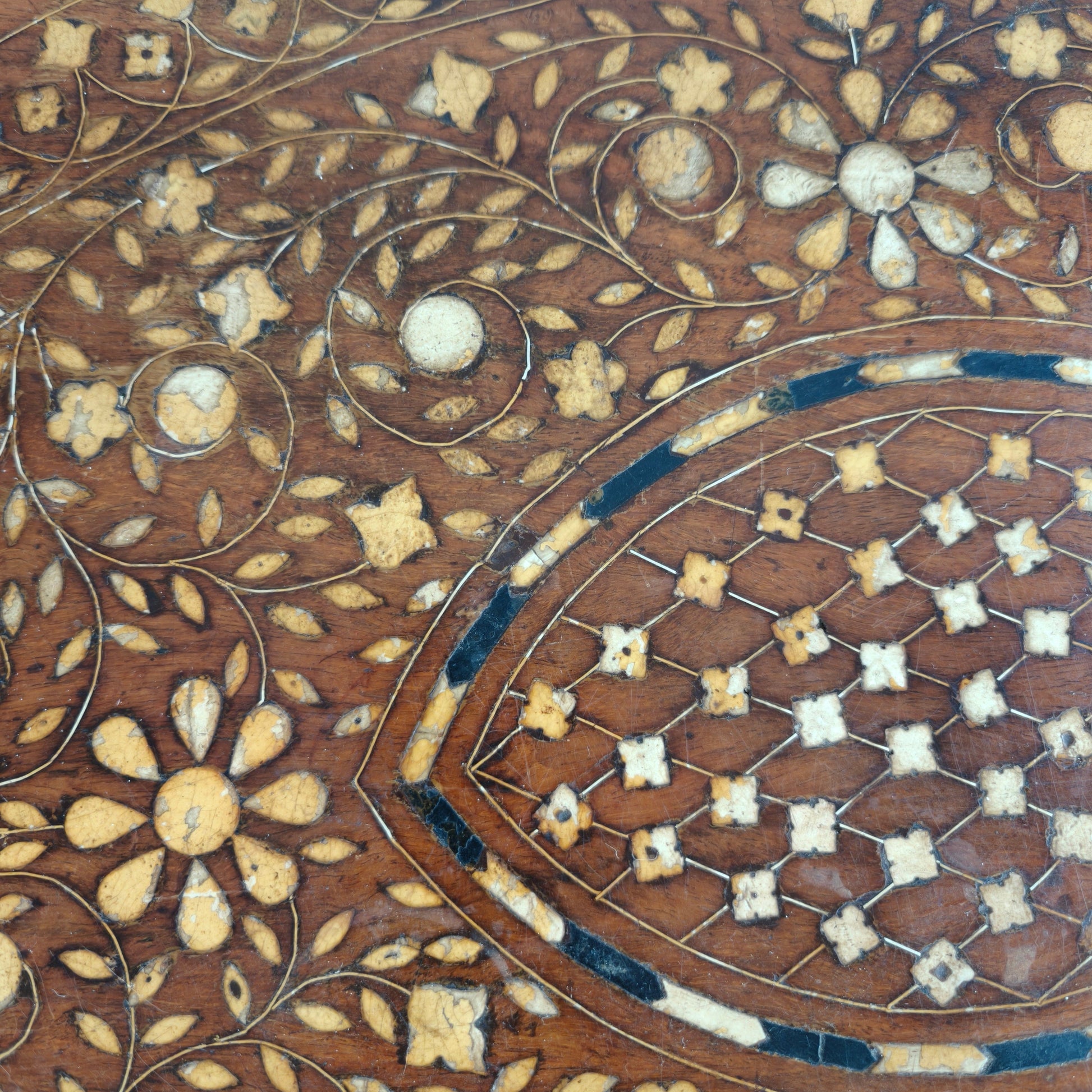 20th Century Anglo-Indian Inlaid Bone Coffee Table 20th Century Anglo-Indian Inlaid Bone Coffee Table