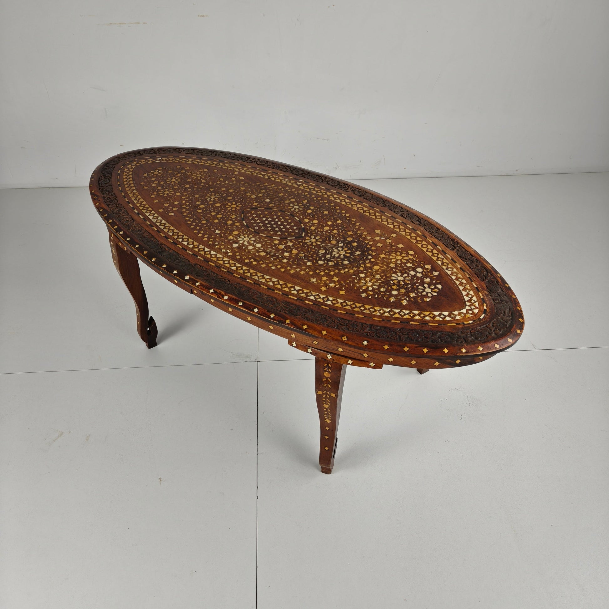 20th Century Anglo-Indian Inlaid Bone Coffee Table 20th Century Anglo-Indian Inlaid Bone Coffee Table