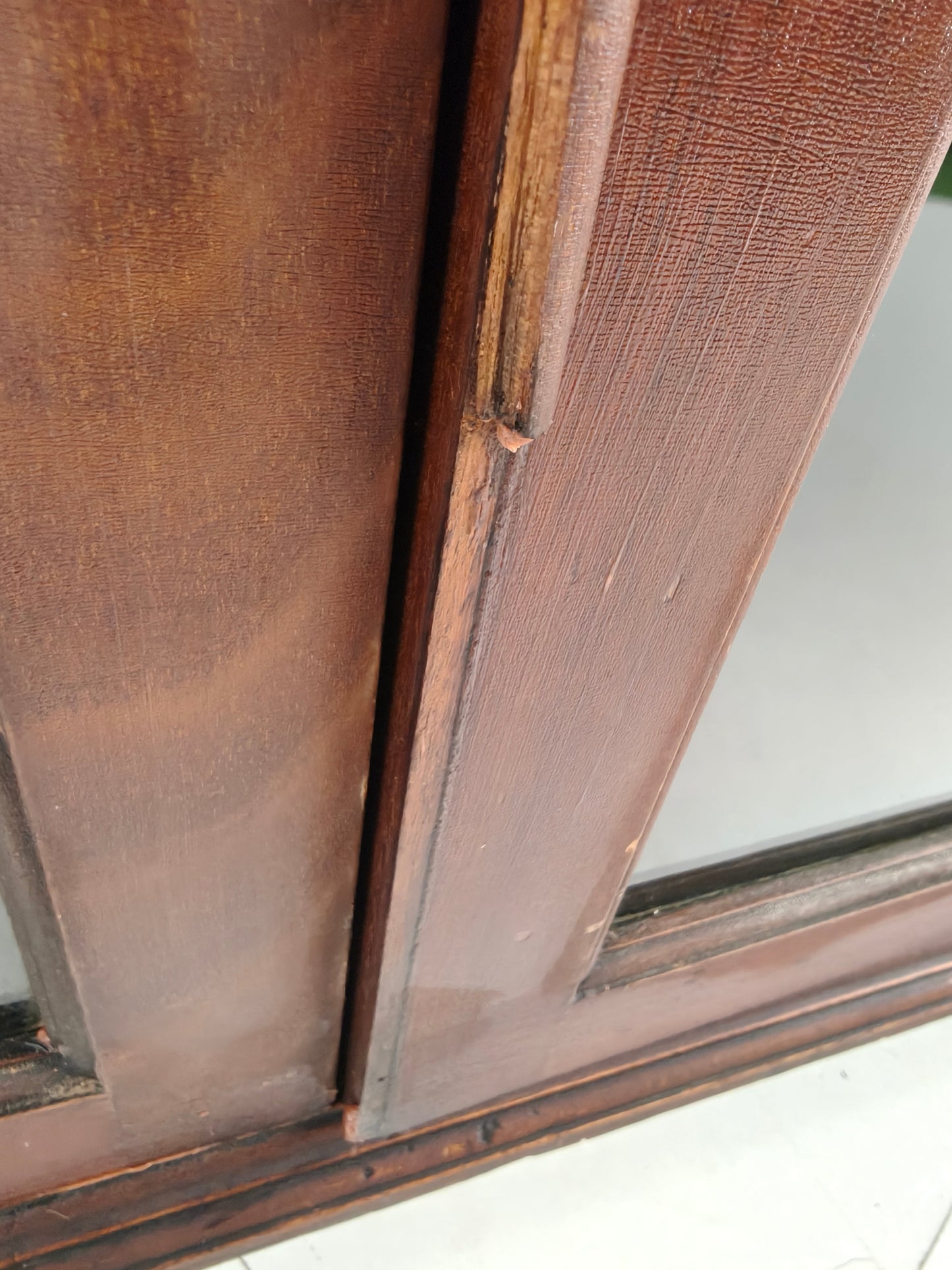 20th-Century Mahogany Bookcase / Vitrine Cabinet – Antique Glass 20th-Century Mahogany Bookcase / Vitrine Cabinet – Antique Glass