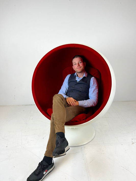 Eero Aarnio ball chair