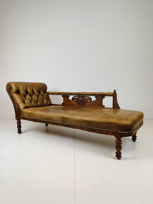 Gorgeous Antique Chaise Lounge Sofa/Daybed