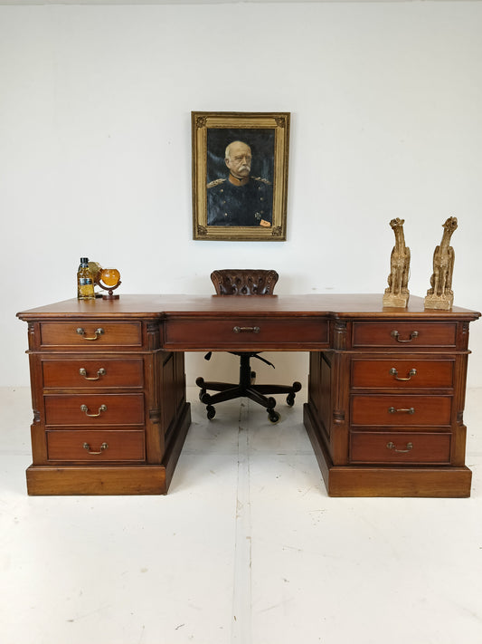 English Partner Desk