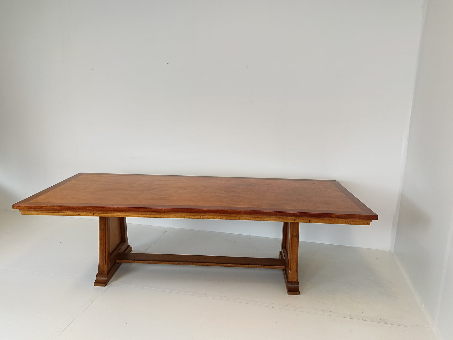Outstandig Vintage Monastery Table