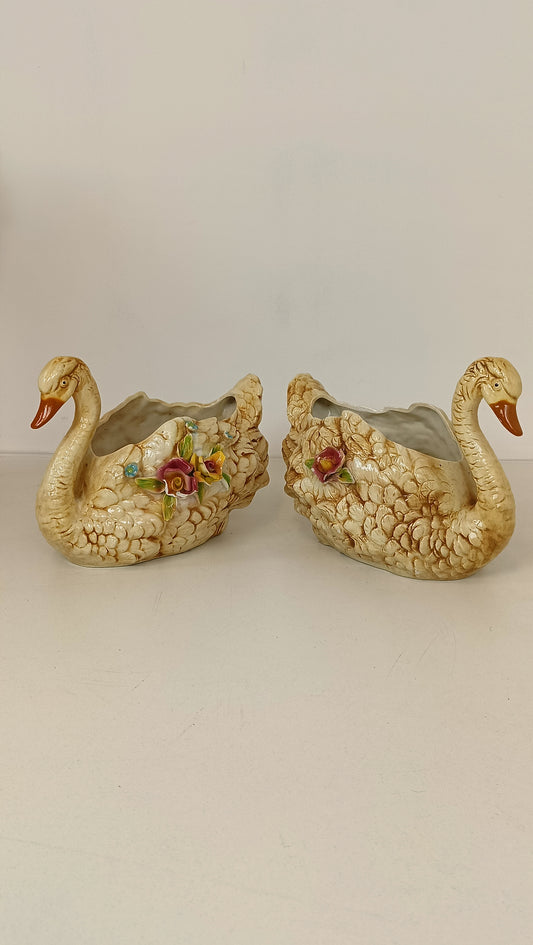 Amazing Garden Swan Glazed Pots