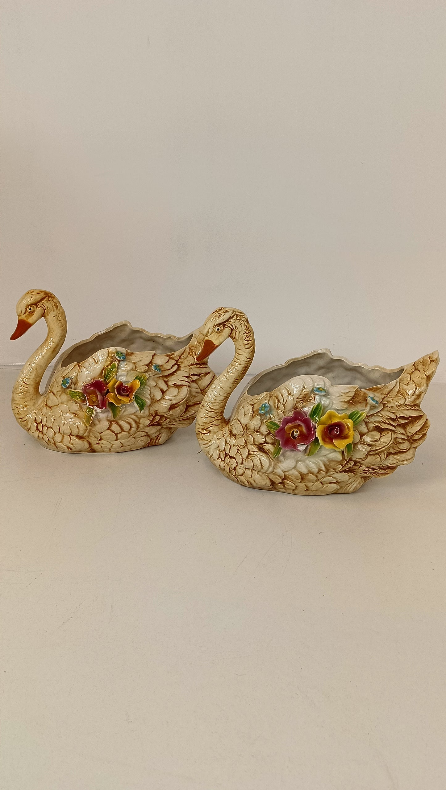 Amazing Garden Swan Glazed Pots