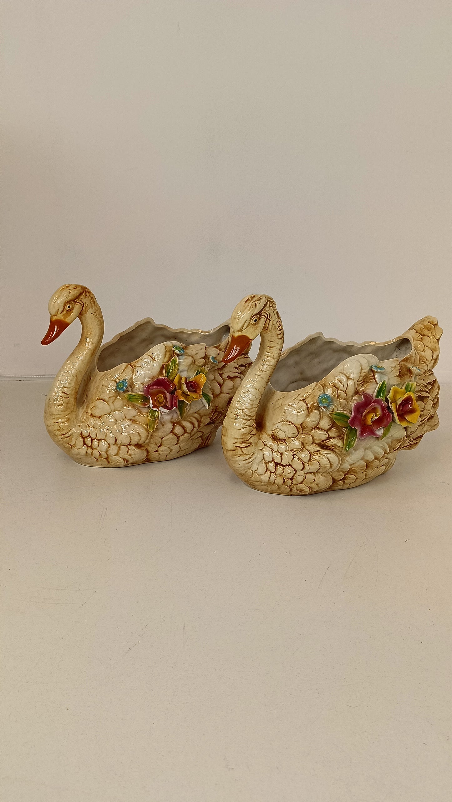 Amazing Garden Swan Glazed Pots