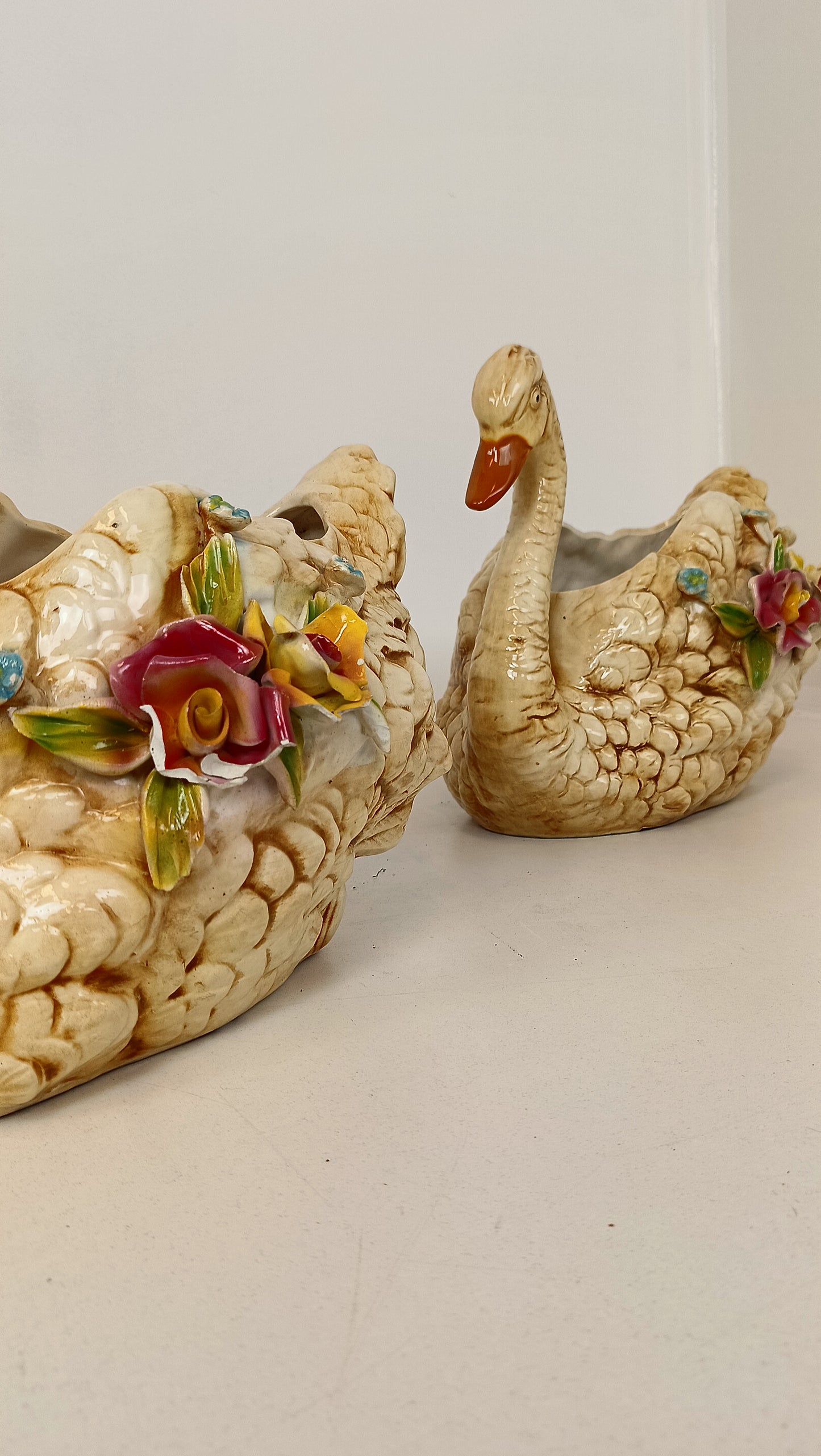 Amazing Garden Swan Glazed Pots