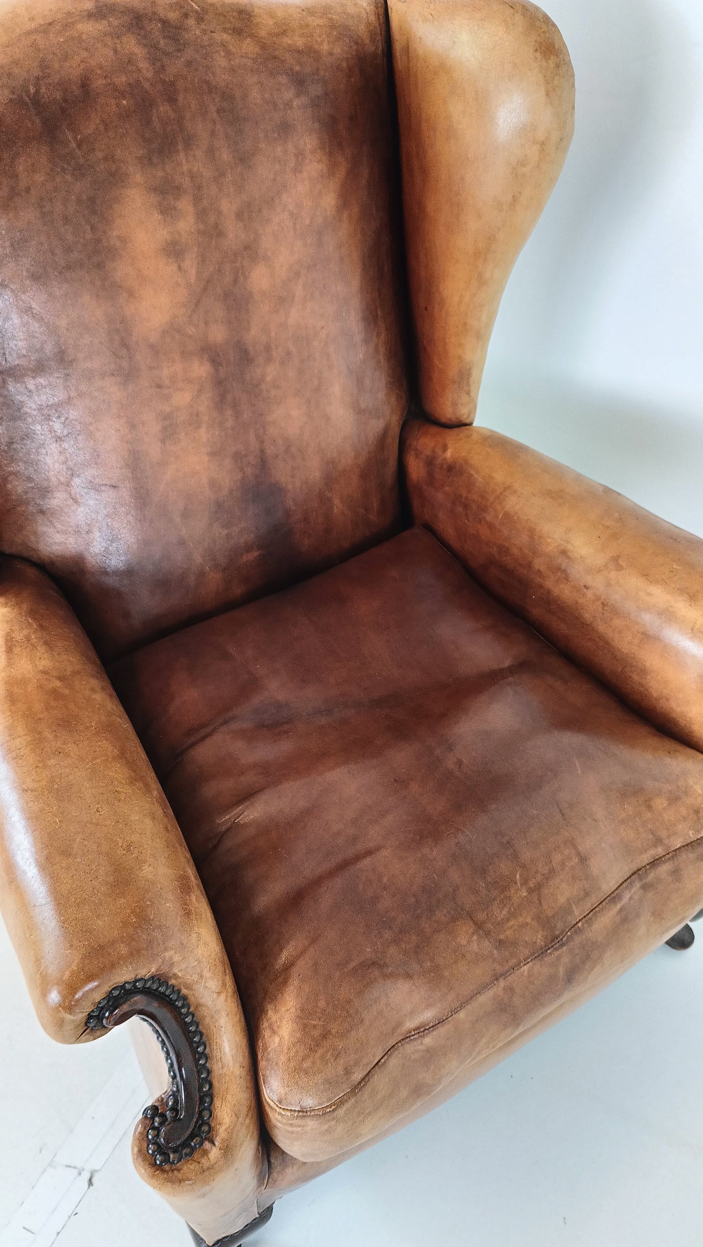 Amazing Sheep Leather Chair In Excellent Condition