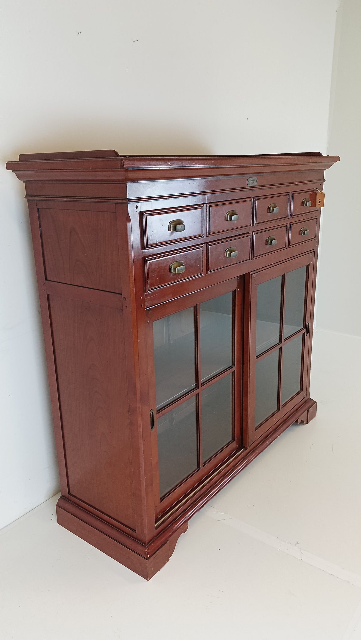 English Drink Cabinet/ Cambridge Dresser (Replica) English Drink Cabinet/ Cambridge Dresser (Replica)