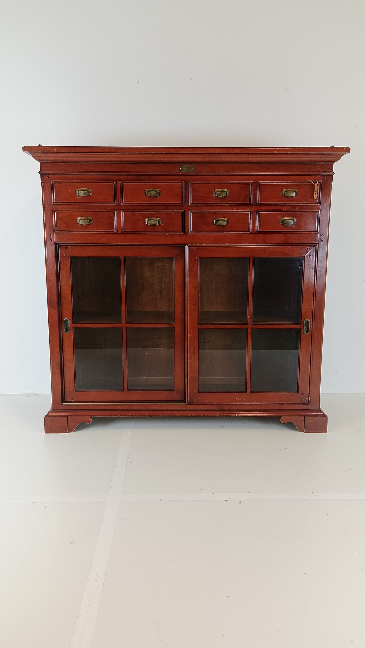 English Drink Cabinet/ Cambridge Dresser (Replica) English Drink Cabinet/ Cambridge Dresser (Replica)